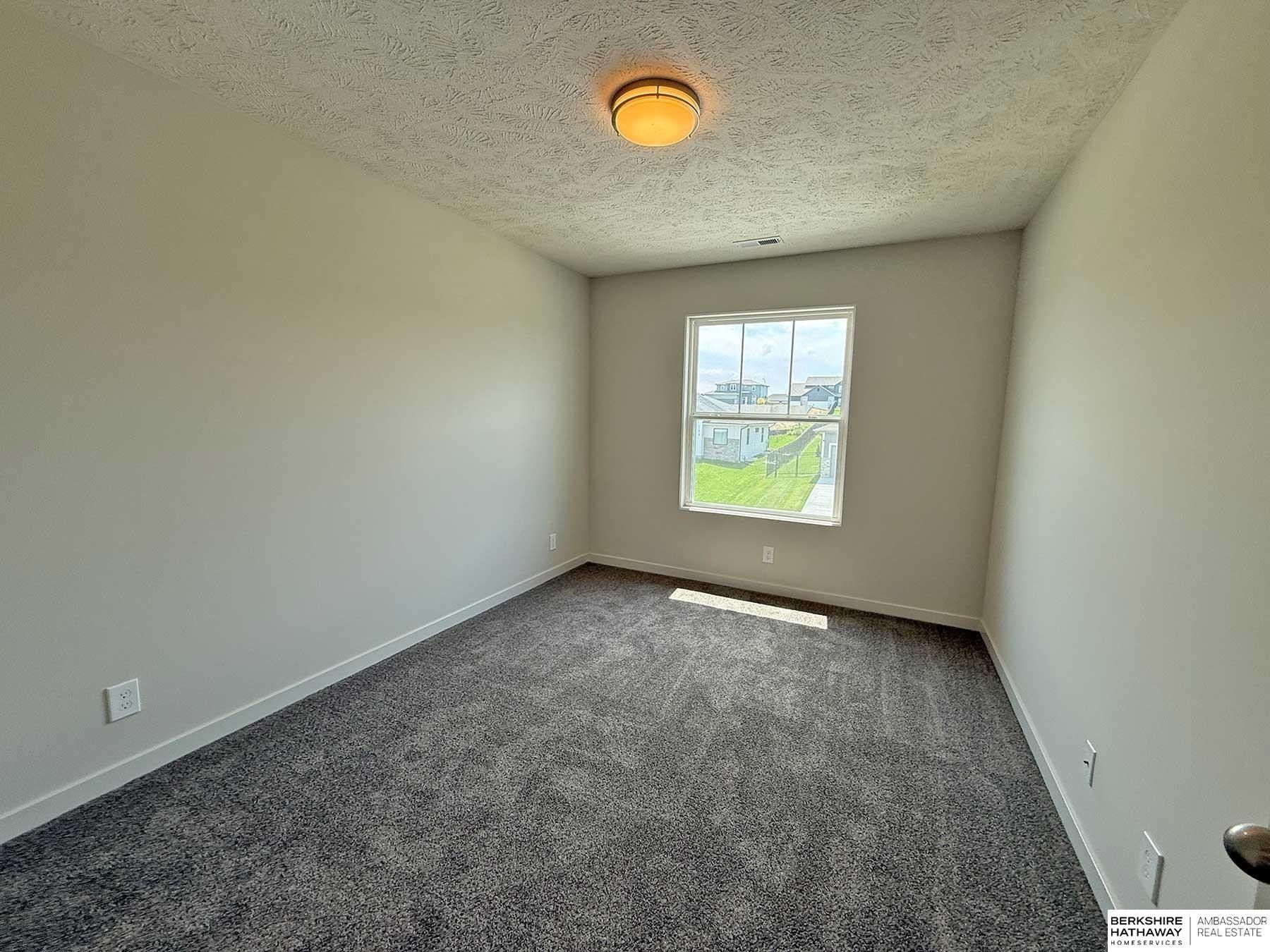 11016 Bearcreek Drive. Papillion, NE 68046