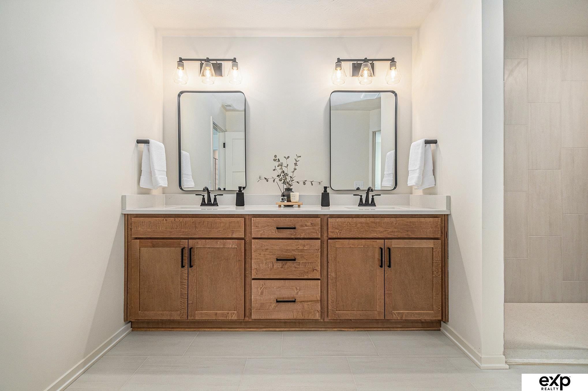 18710 Pinehurst Avenue. Omaha, NE 68136