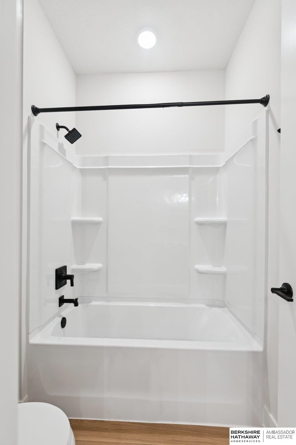 18067 Sycamore Drive. Gretna, NE 68028