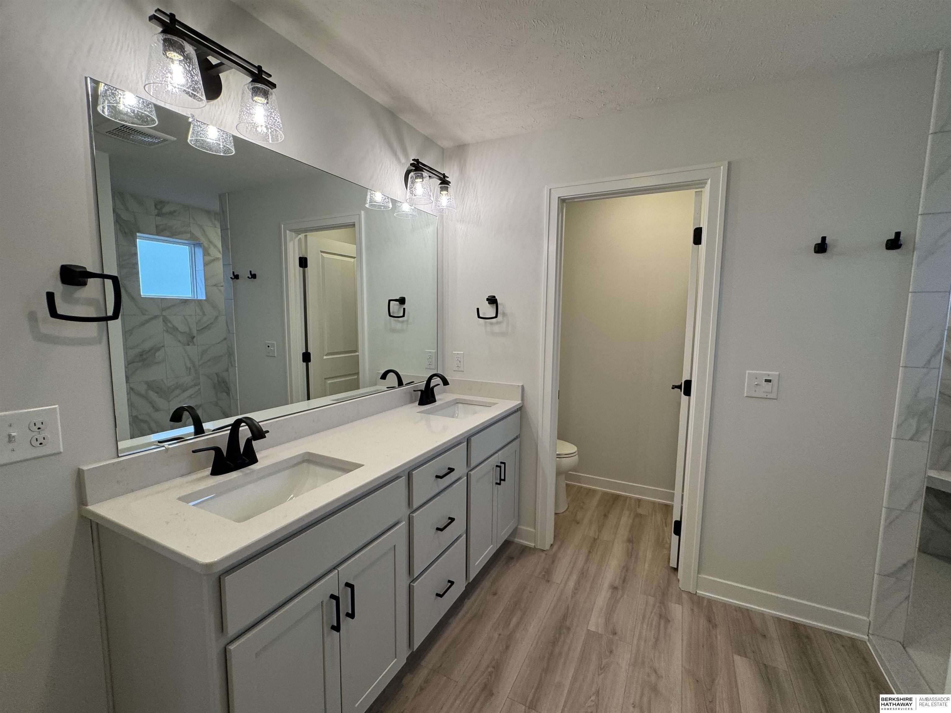 18055 Sycamore Drive. Gretna, NE 68028