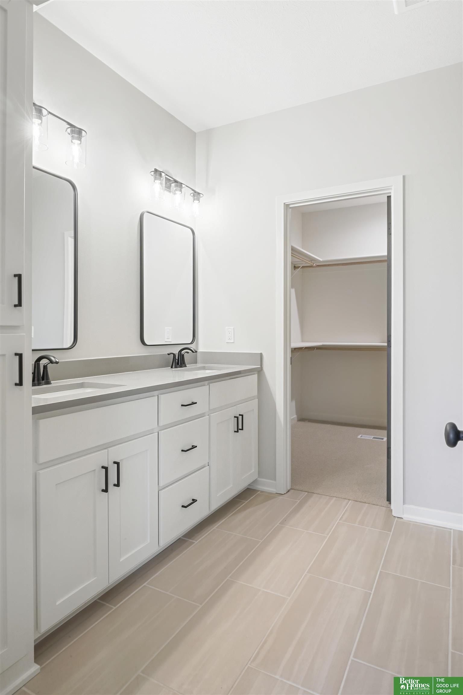 12379 Lake Vista Drive. Papillion, NE 68046