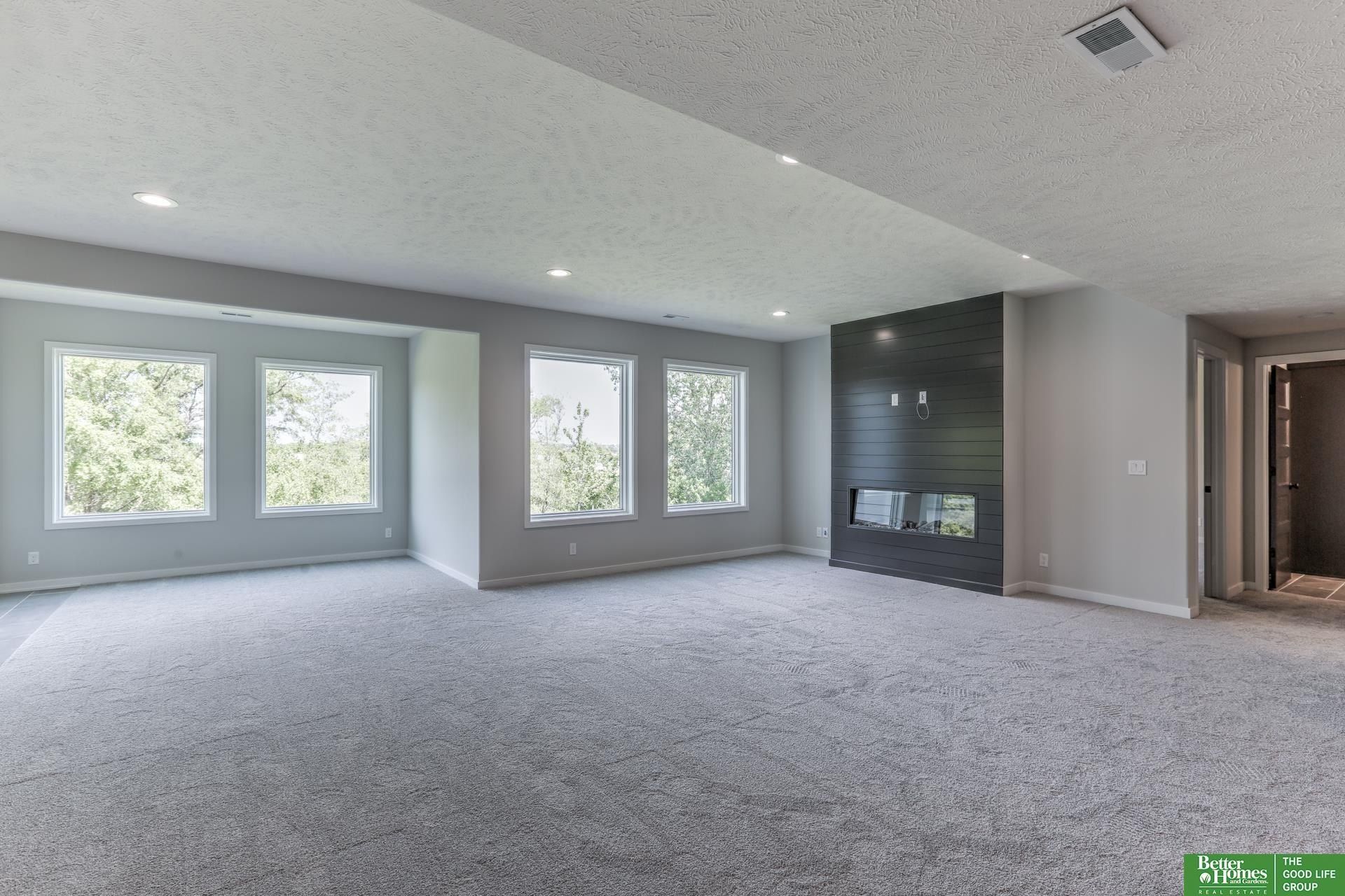 10008 Laramie Street. Papillion, NE 68046