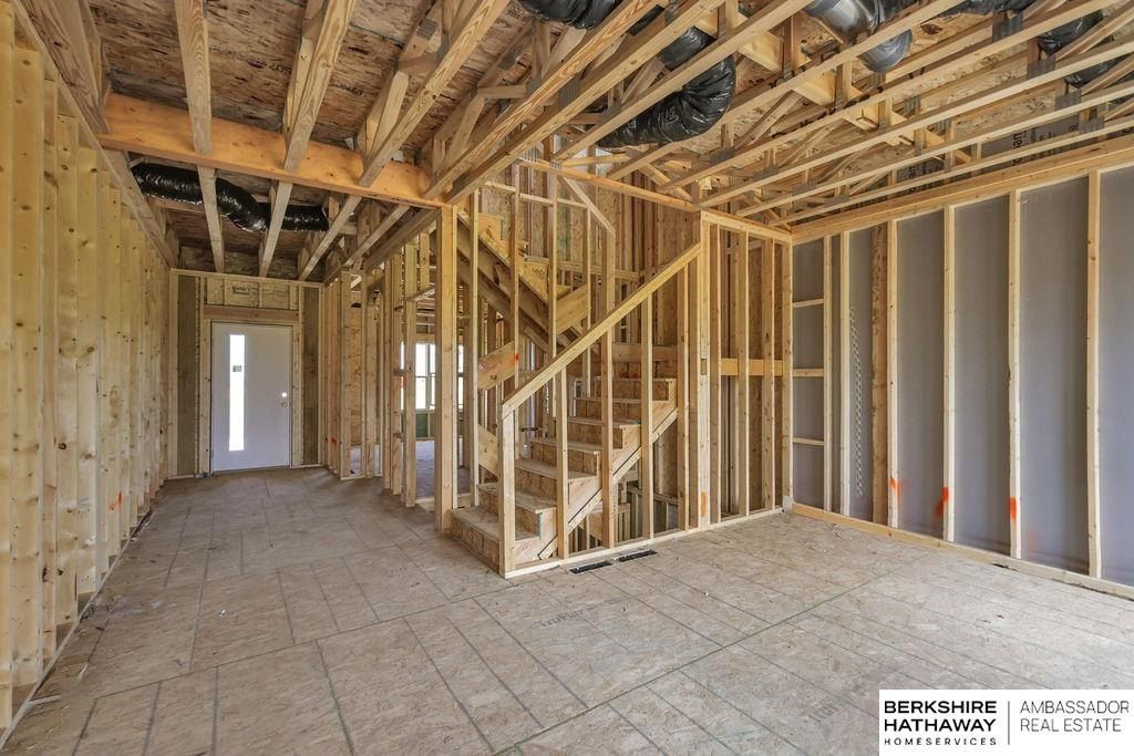 10411 Cimarron Street. Papillion, NE 68046