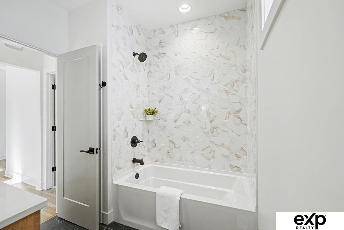 19009 Hackberry Drive. Gretna, NE 68028