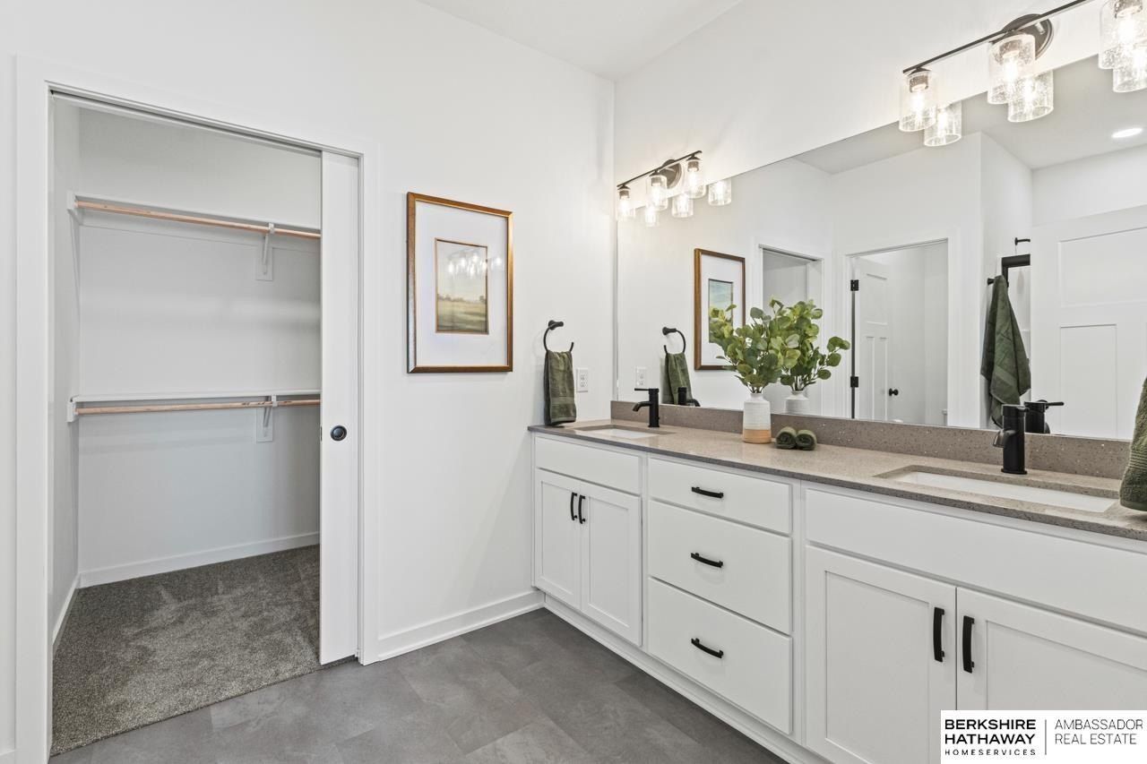 14806 Bruning Street. Bennington, NE 68007