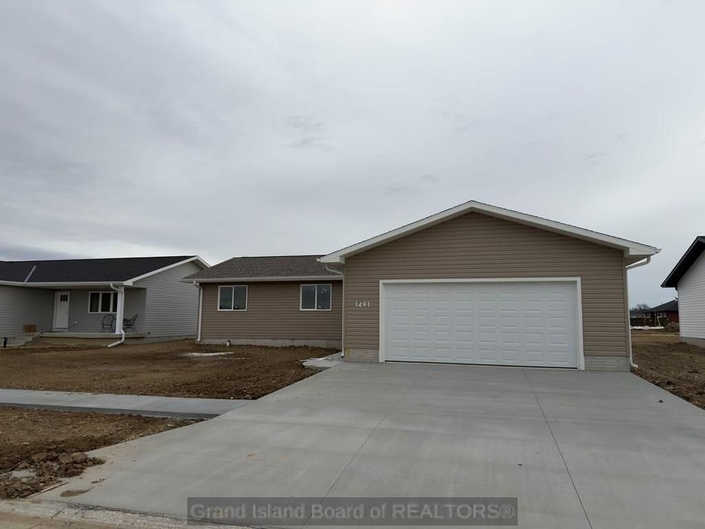1491 Highlander Lane. Aurora, NE 68818