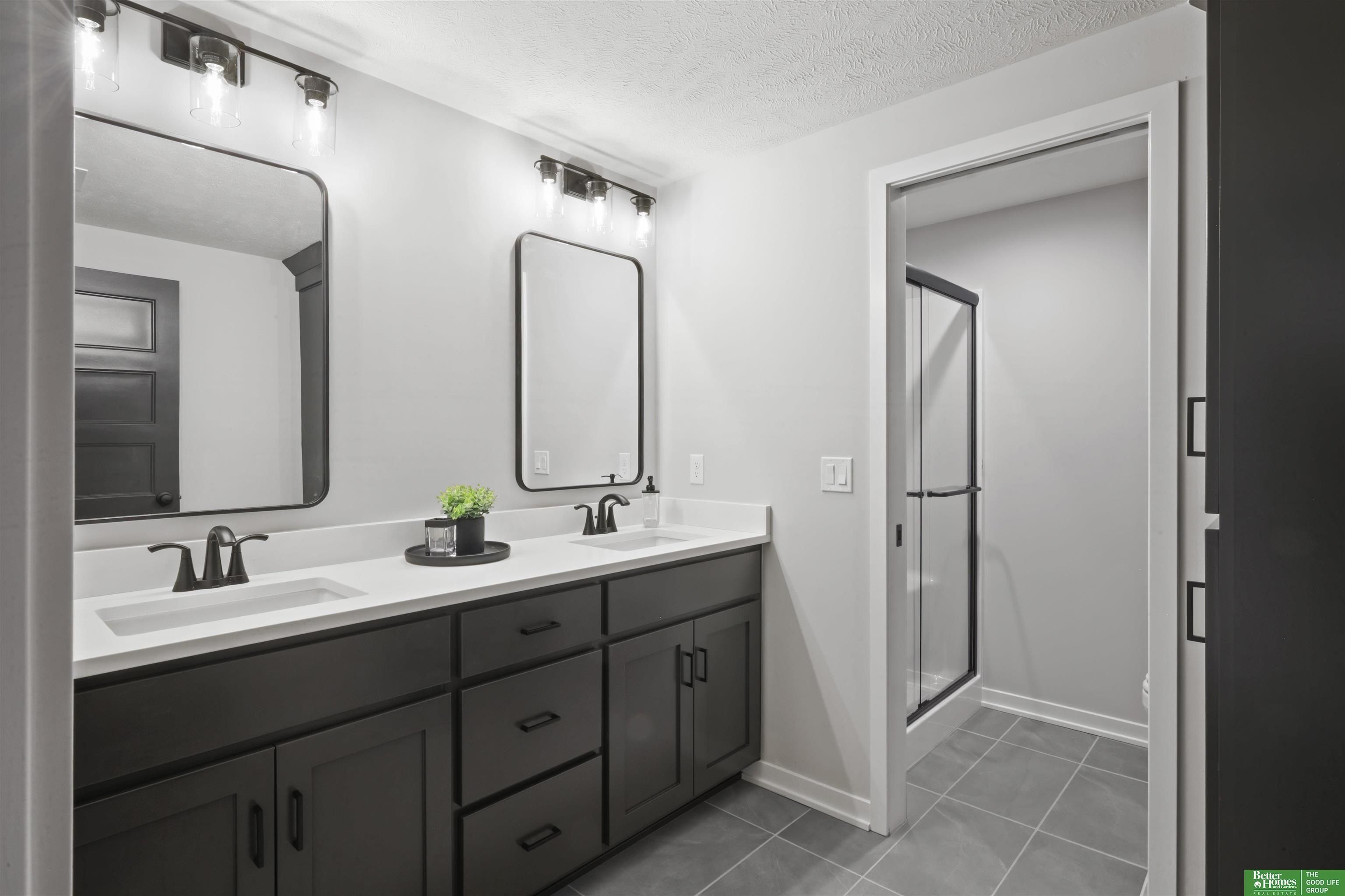 11722 S 124Th Avenue. Papillion, NE 68046