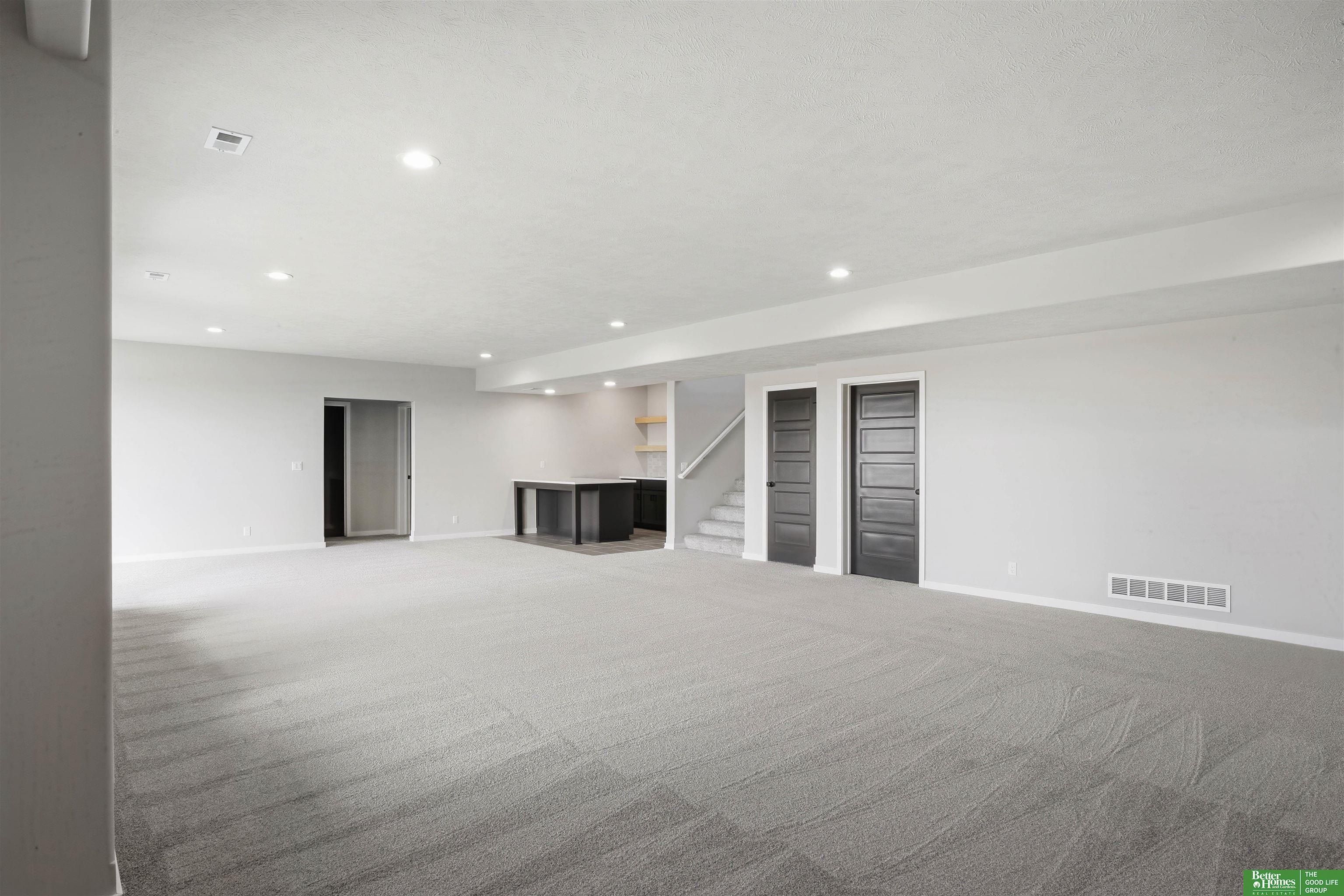 5614 N 198Th Street. Elkhorn, NE 68022