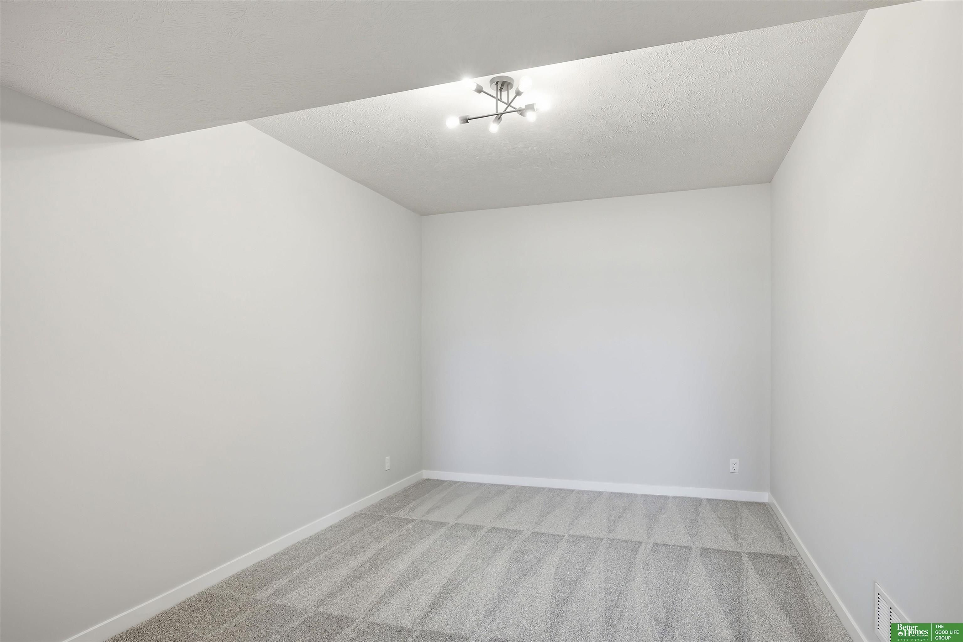 5426 N 213Th Street. Elkhorn, NE 68022