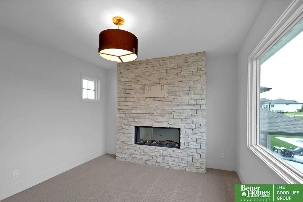 19060 Laquinta Circle. Omaha, NE 68136