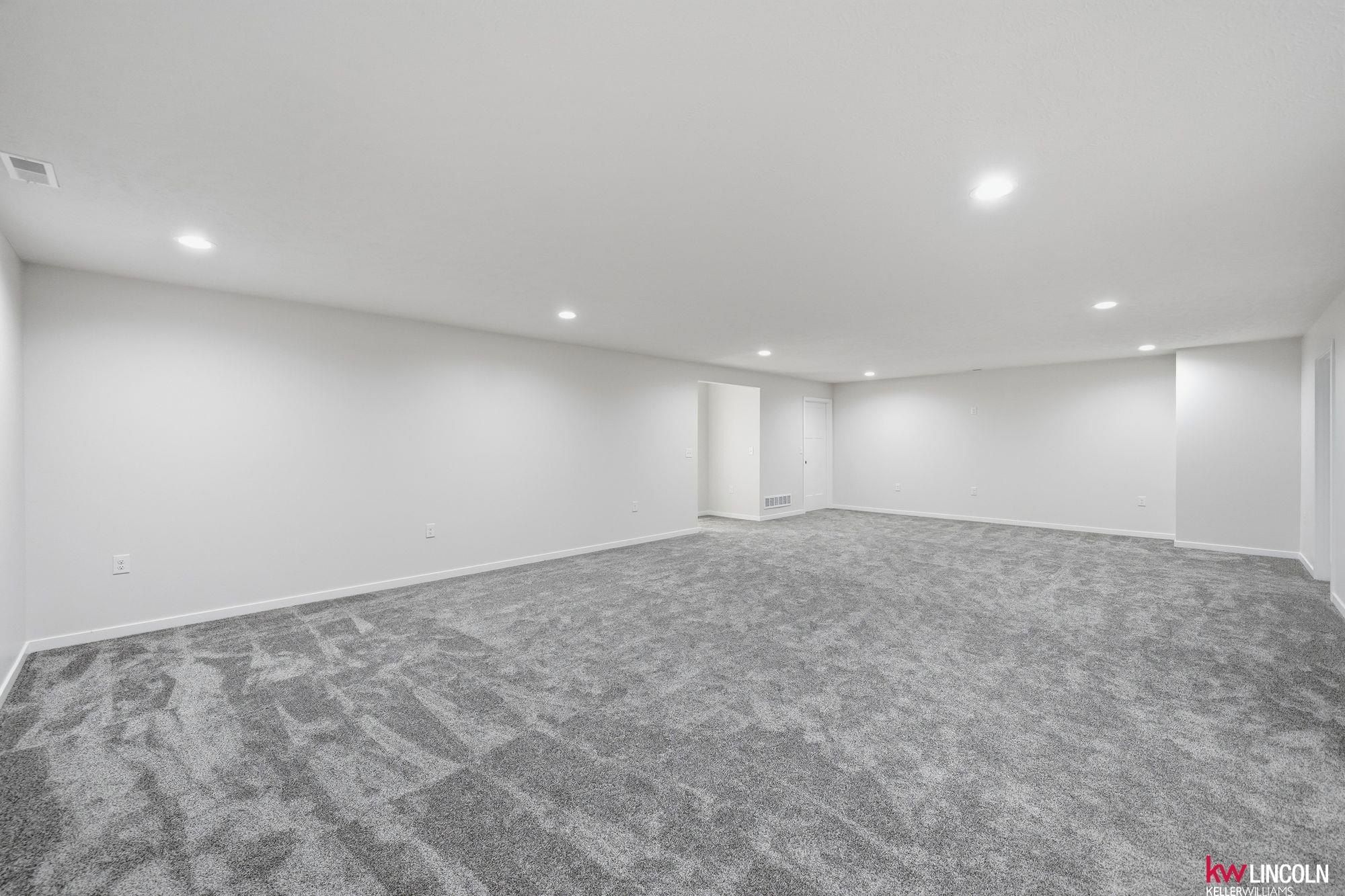 711 Terrace View Drive. Hickman, NE 68372