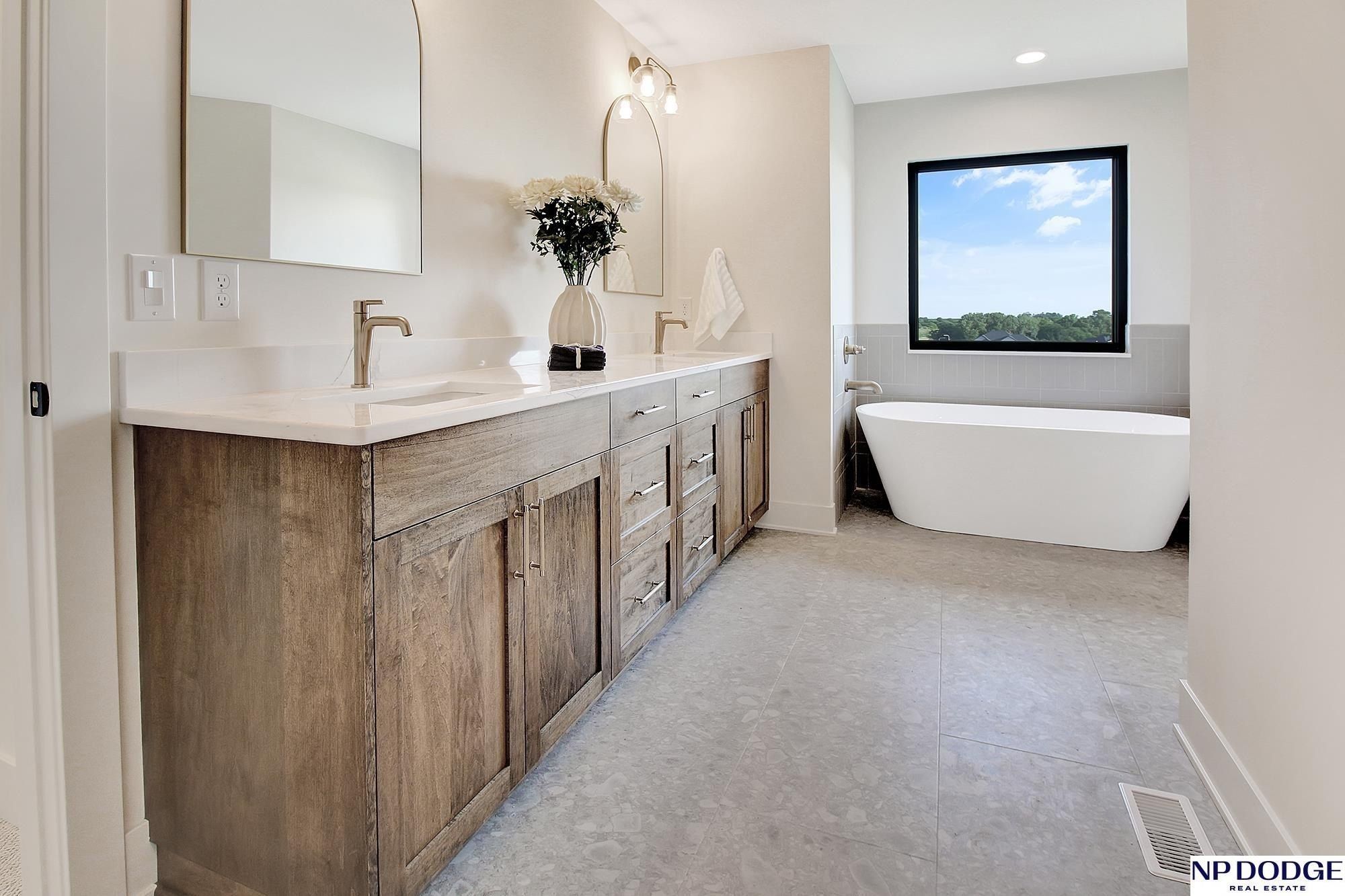 20131 R Street. Omaha, NE 68135