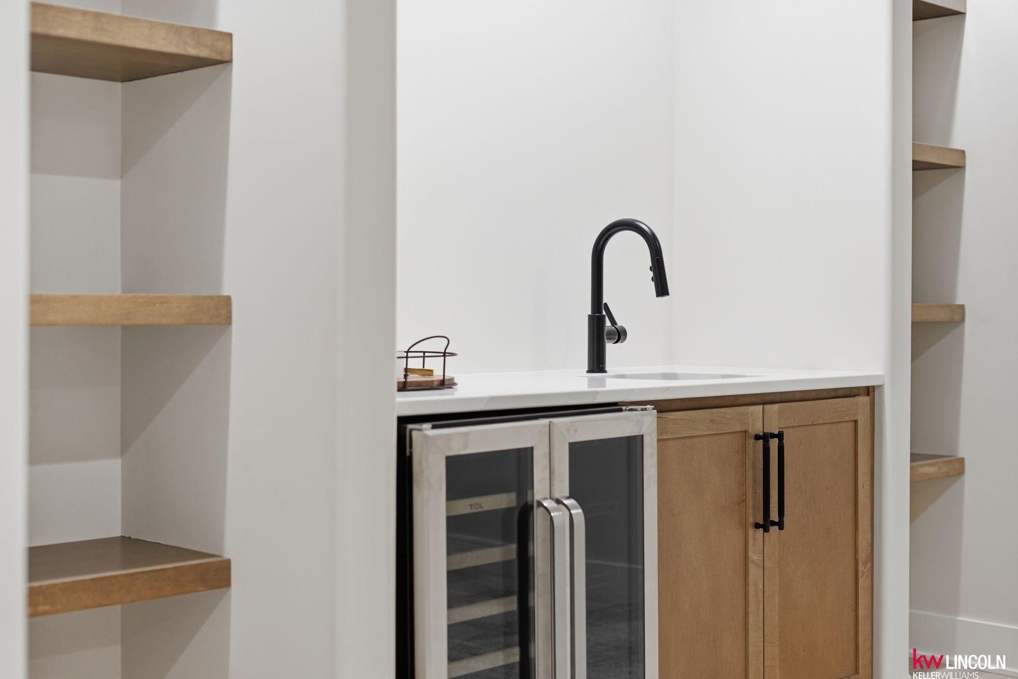 3510 Tree Line Drive. Lincoln, NE 68516