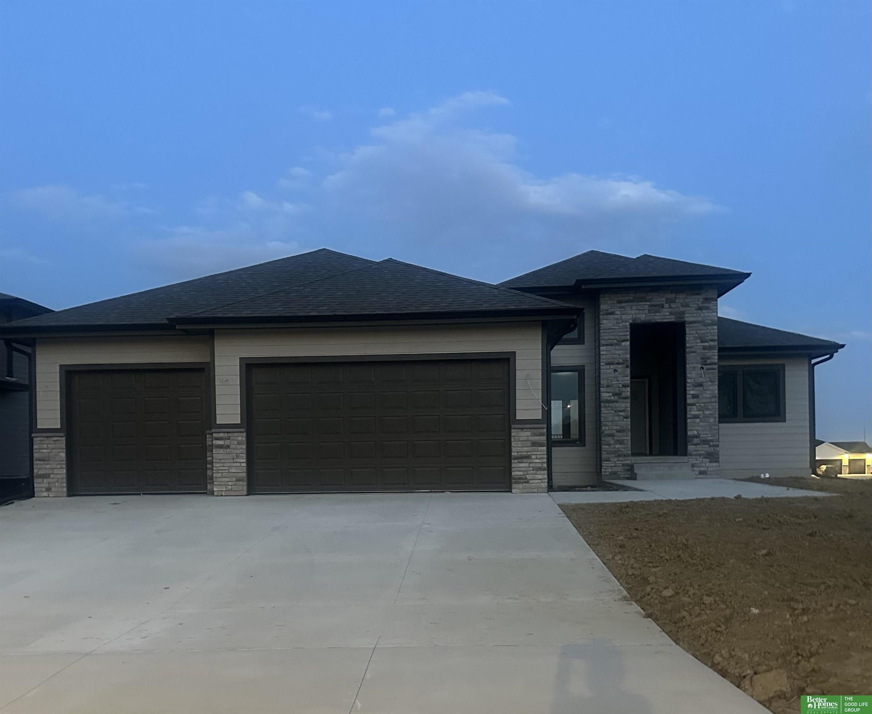 11703 S 123Rd Avenue. Papillion, NE 68046