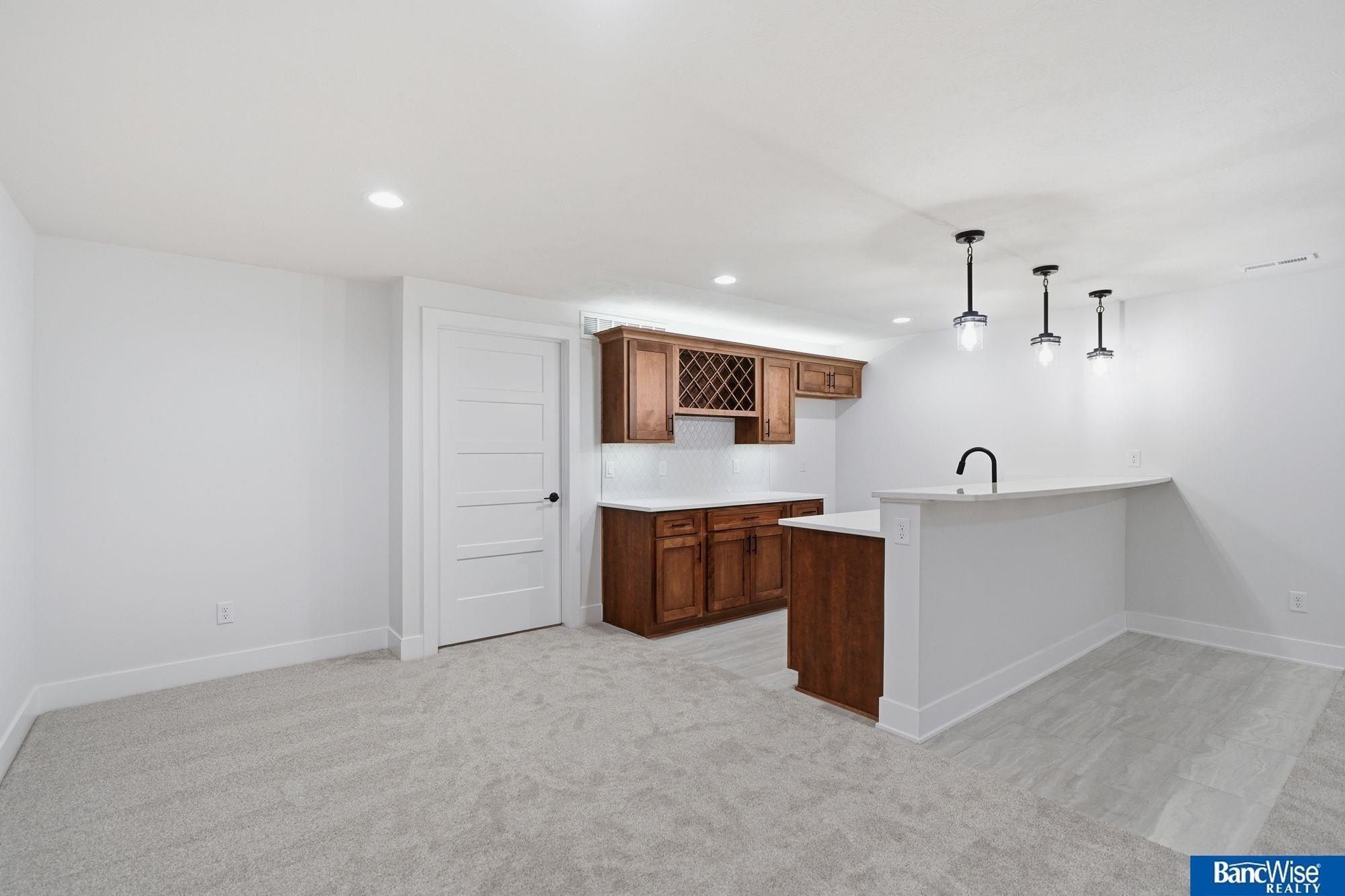 9401 Delano Drive. Lincoln, NE 68516