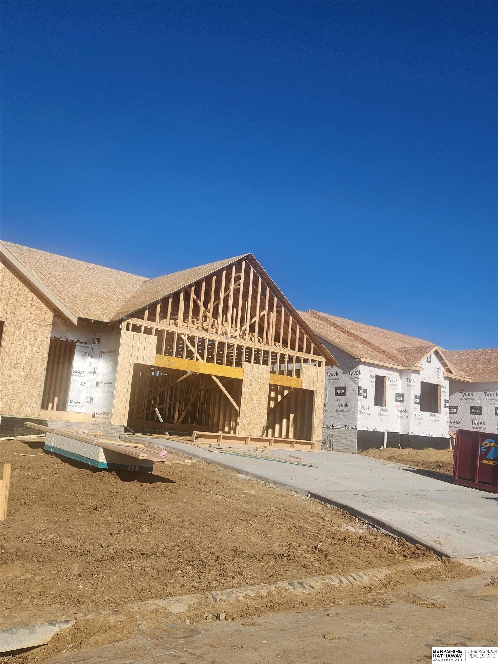 5114 Pinehill Road. Bellevue, NE 68133