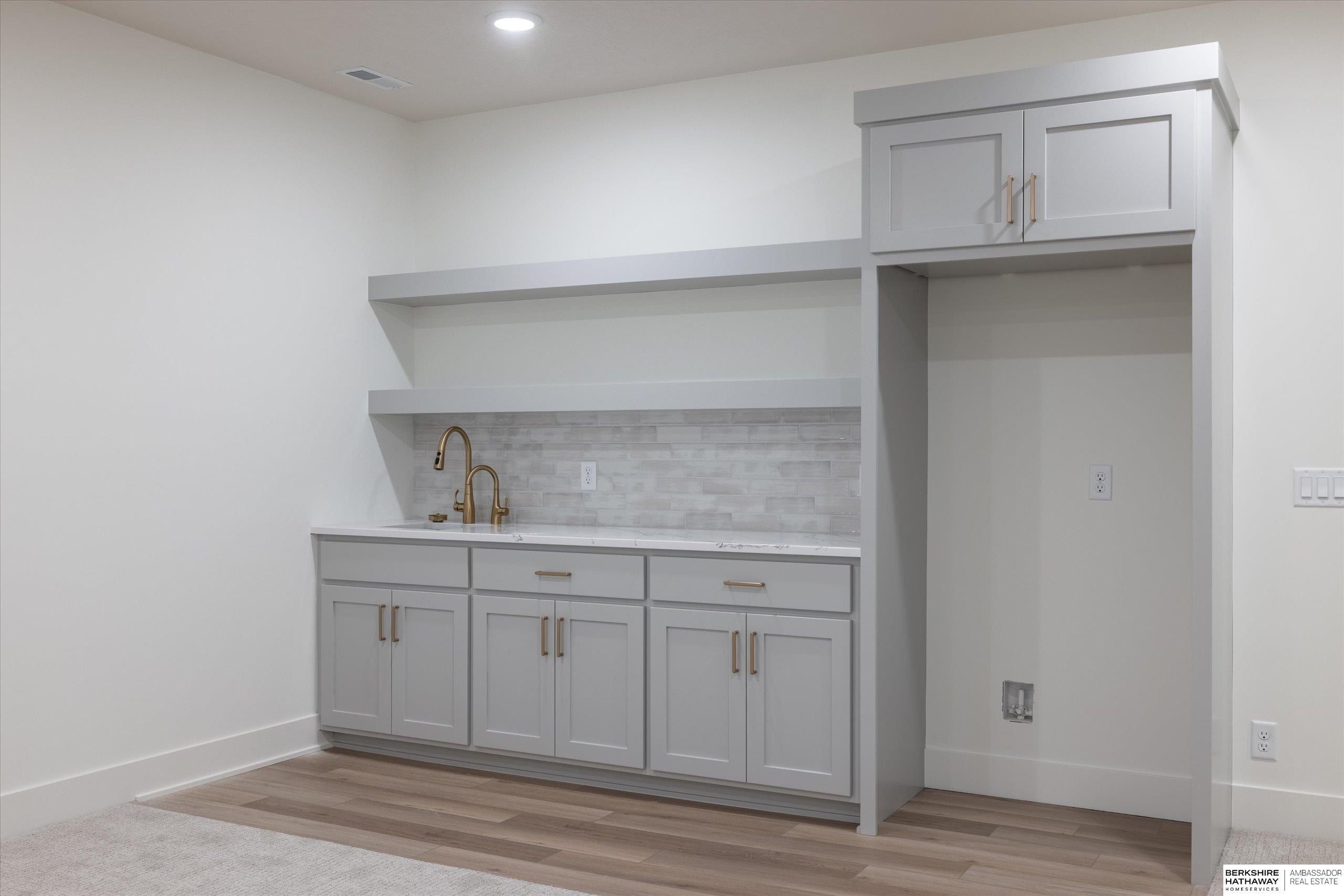 418 Karloff Circle. Yutan, NE 68073