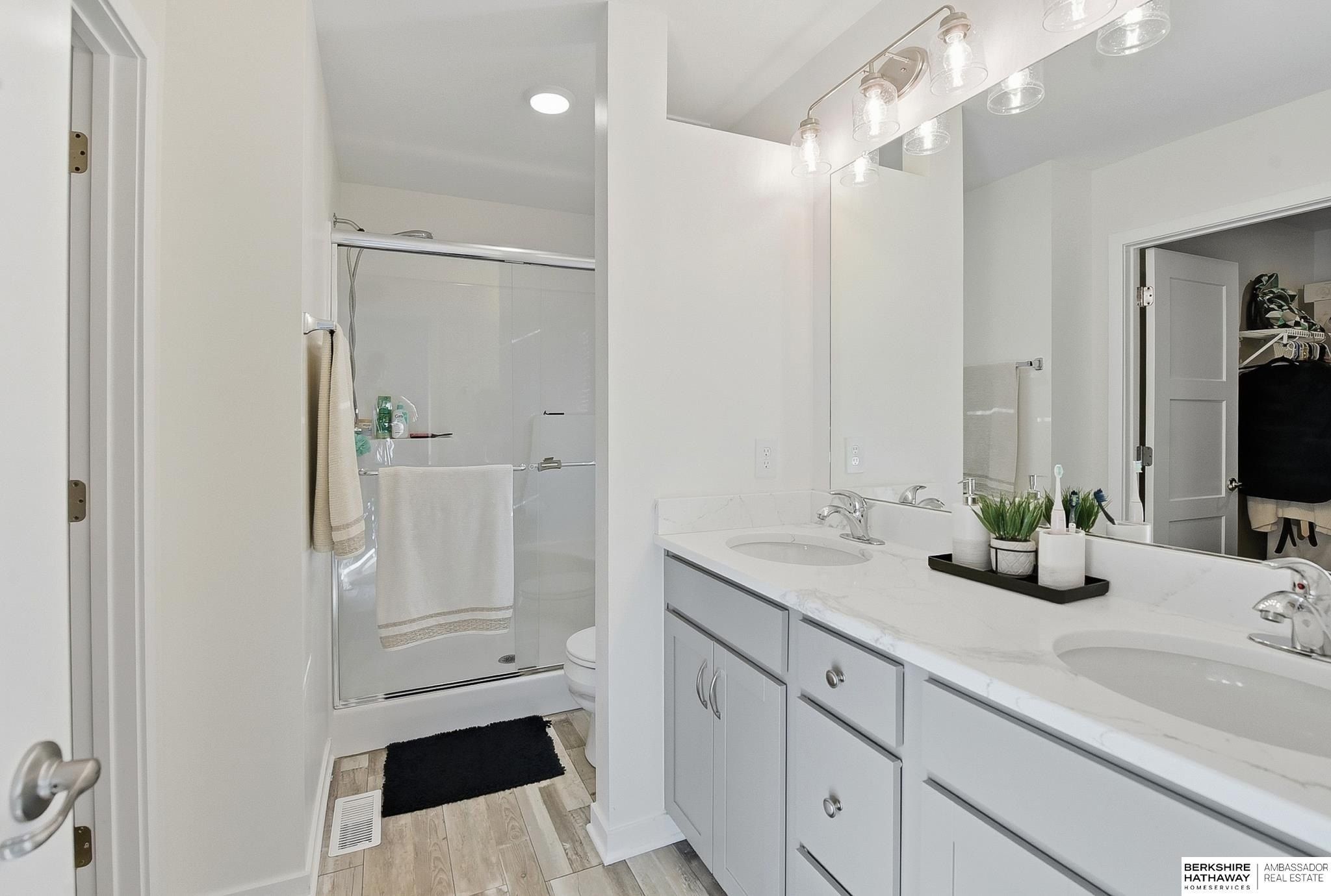 14707 S 18Th Street. Bellevue, NE 68123