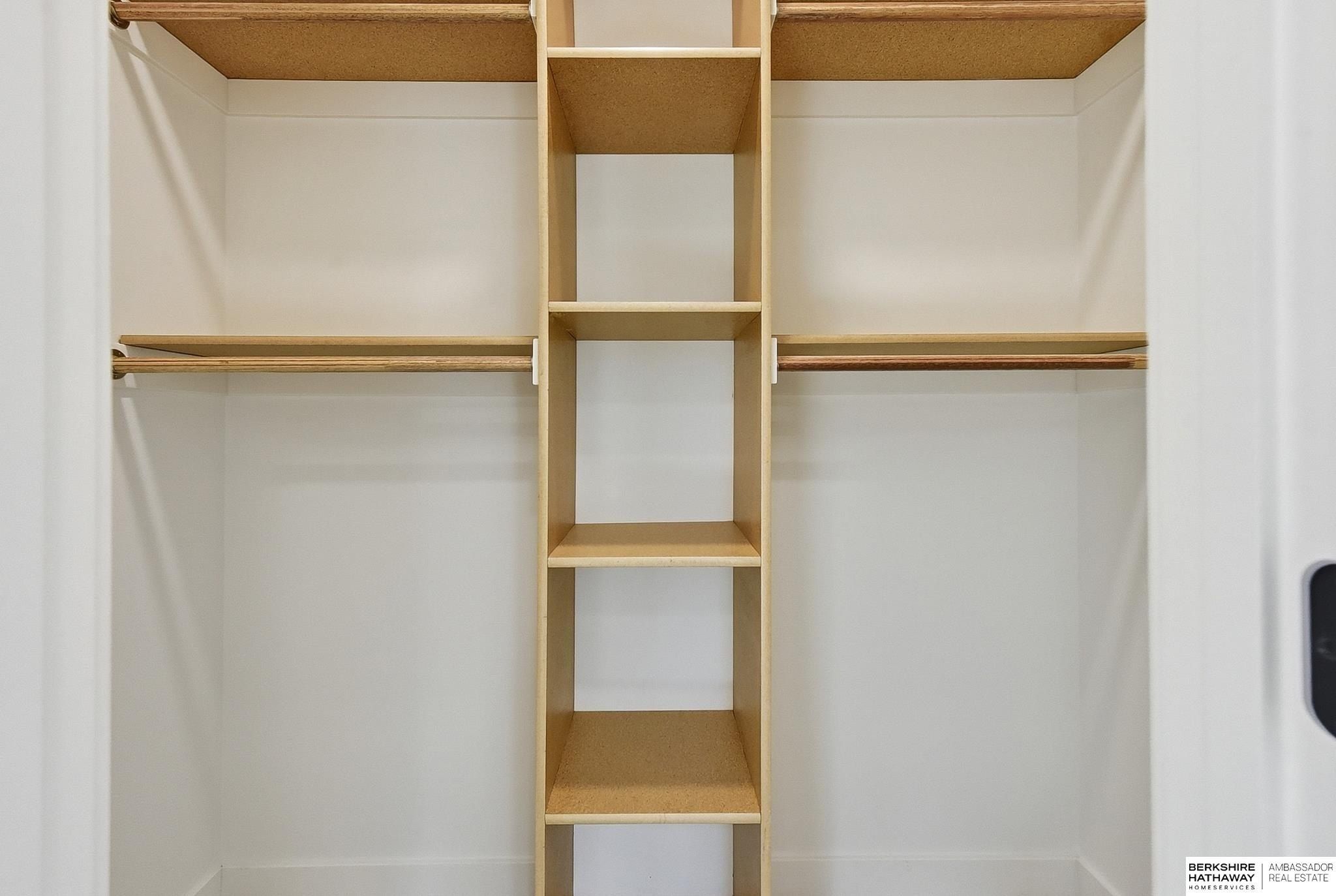 911 N 50Th Avenue. Omaha, NE 68132