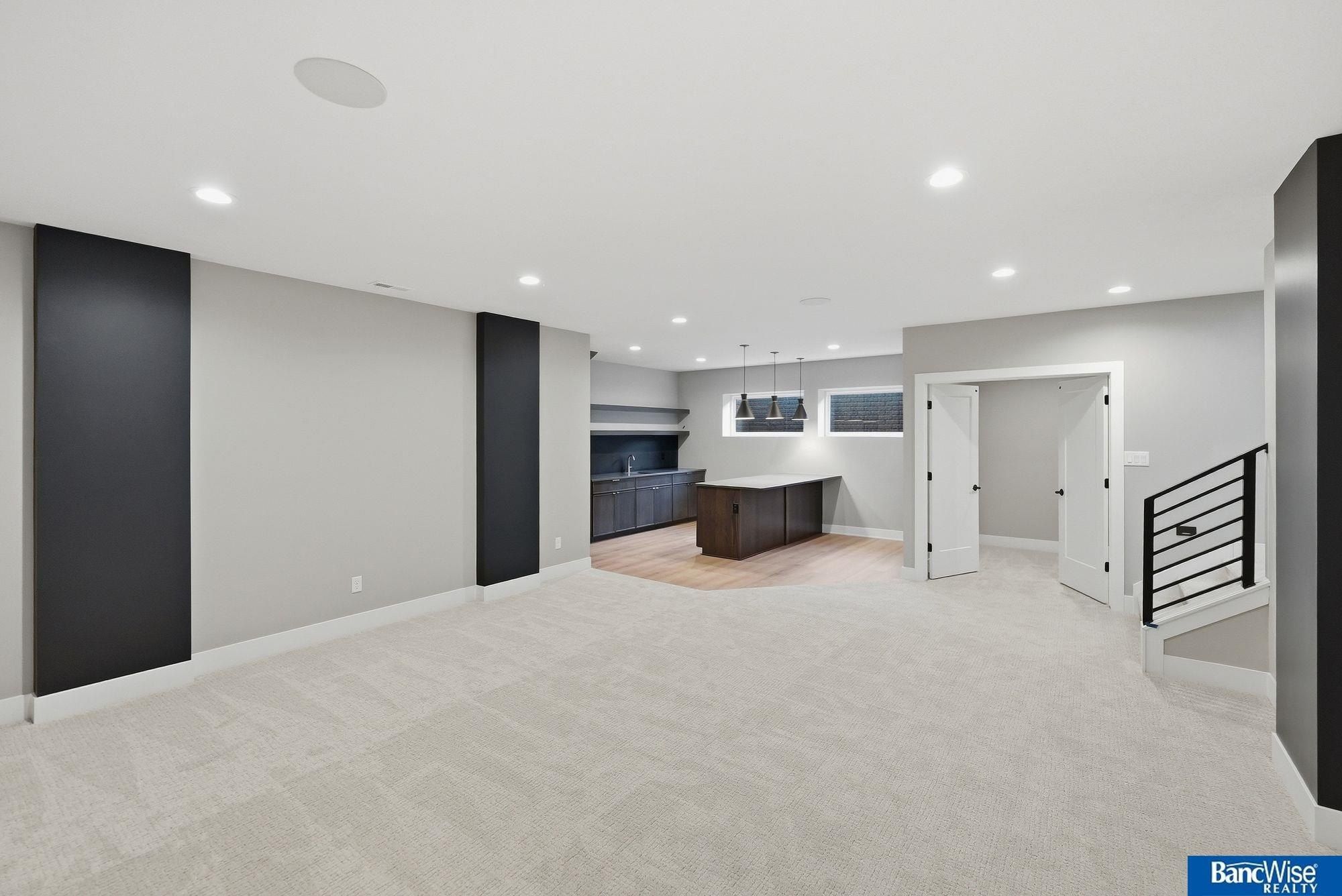 4300 Sundrop Court. Lincoln, NE 68516