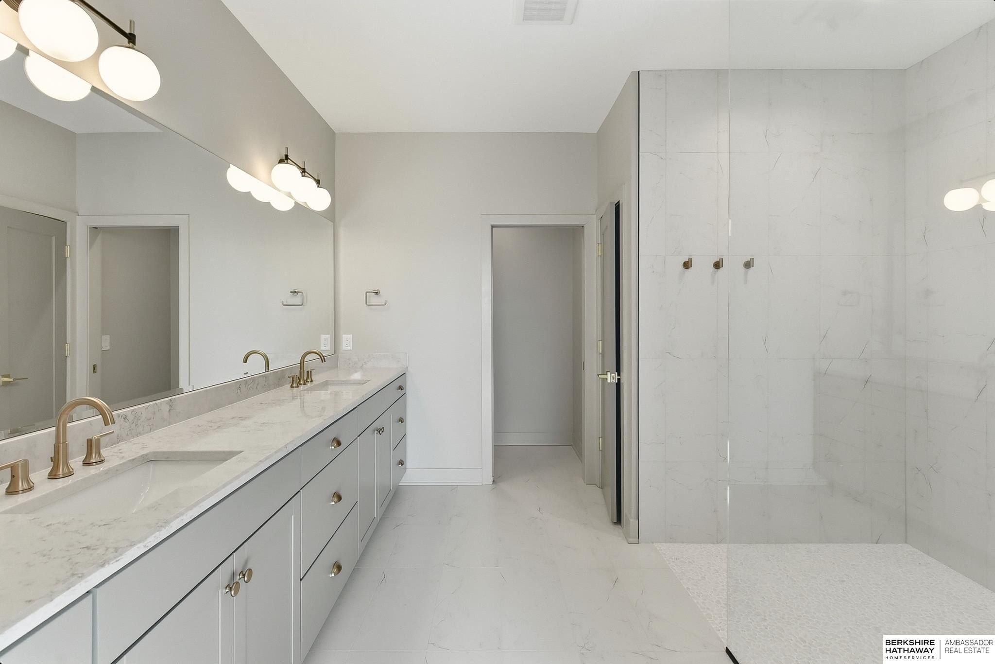 2302 S 176Th Court. Omaha, NE 68130