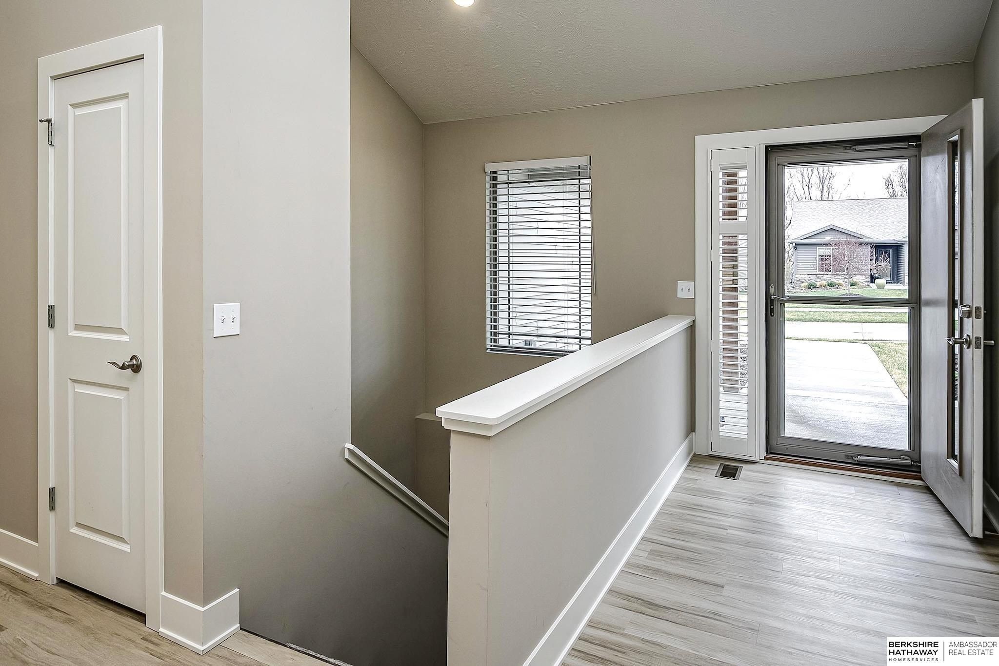 2617 Piney Creek Drive. Elkhorn, NE 68022