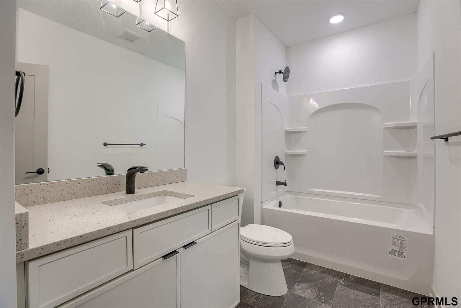 20404 Woodridge Drive. Gretna, NE 68028