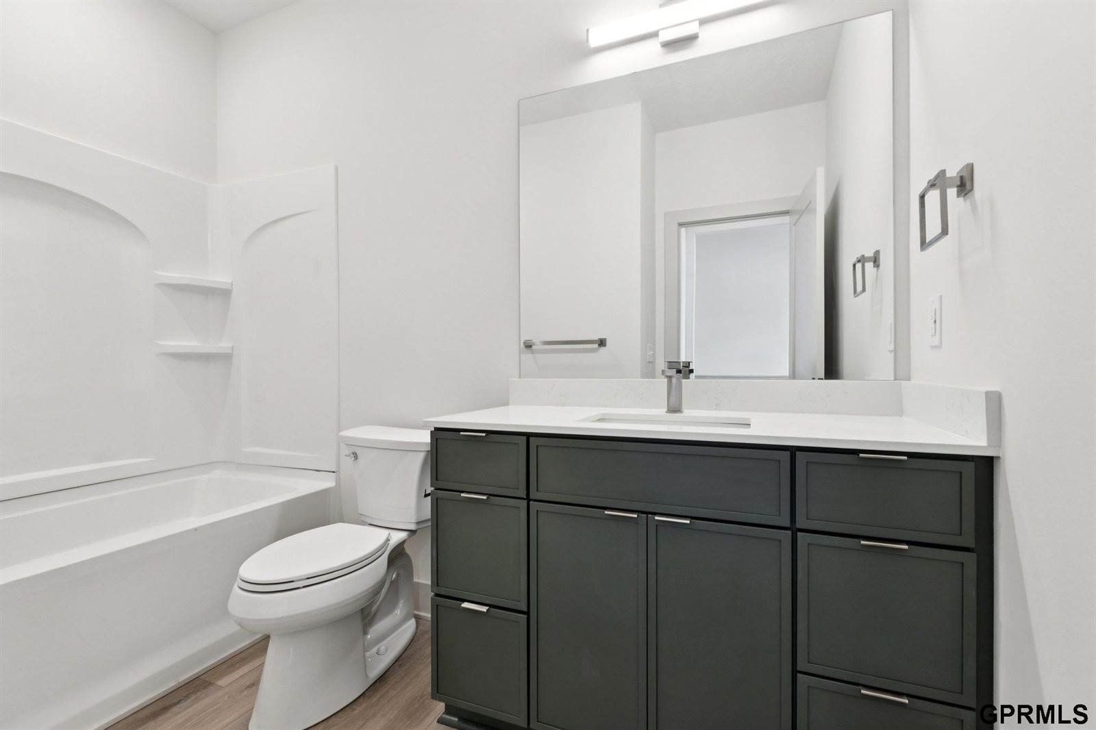 10703 South 218 Street. Gretna, NE 68028