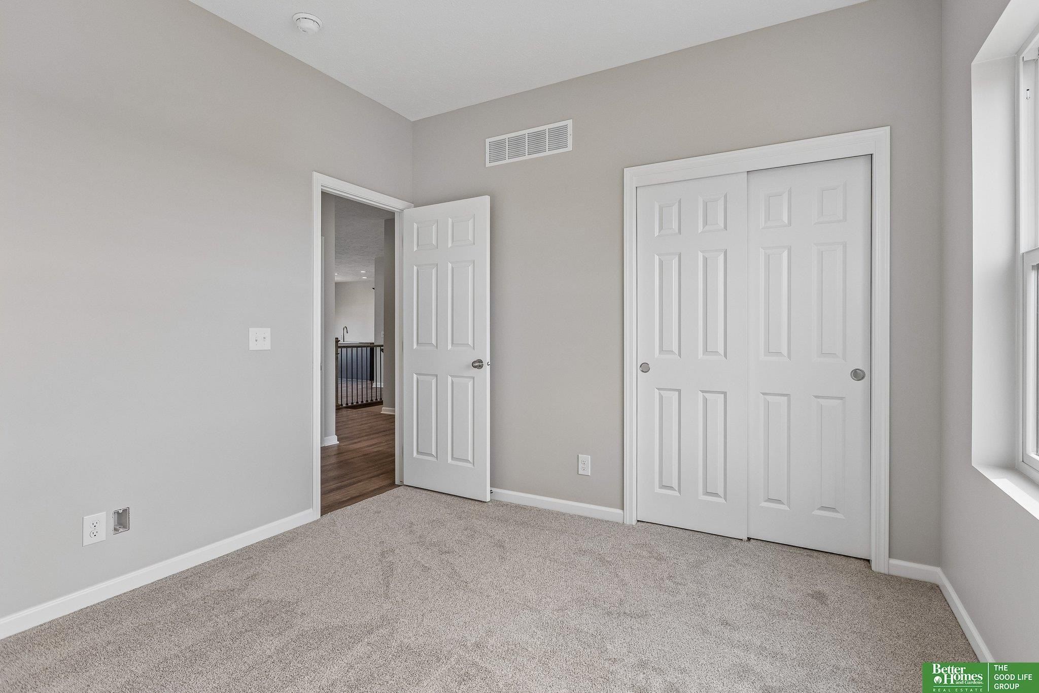 4910 Pinehill Road. Bellevue, NE 68133