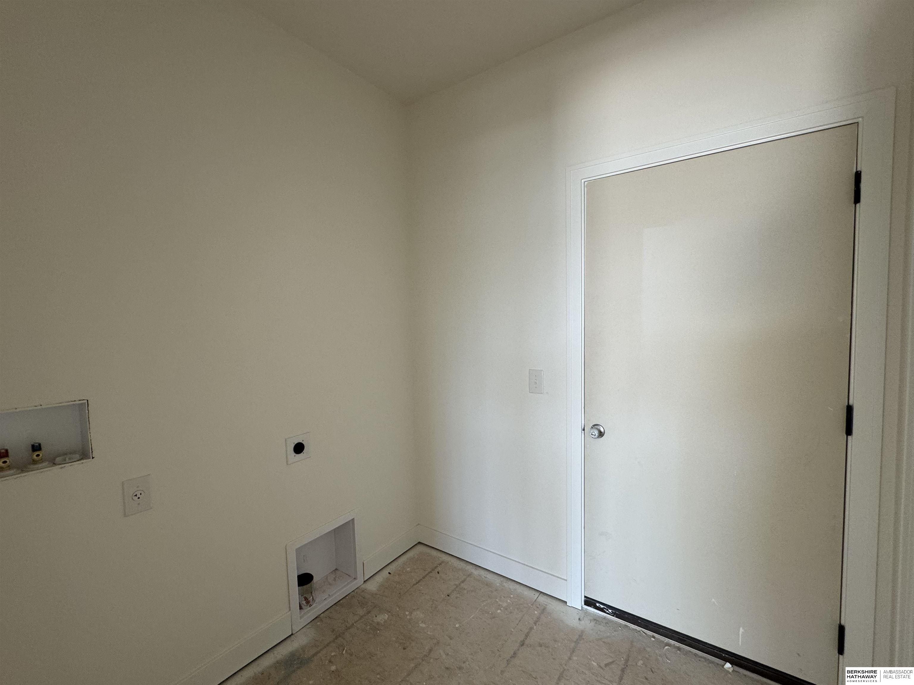 21439 Y Street. Elkhorn, NE 68022