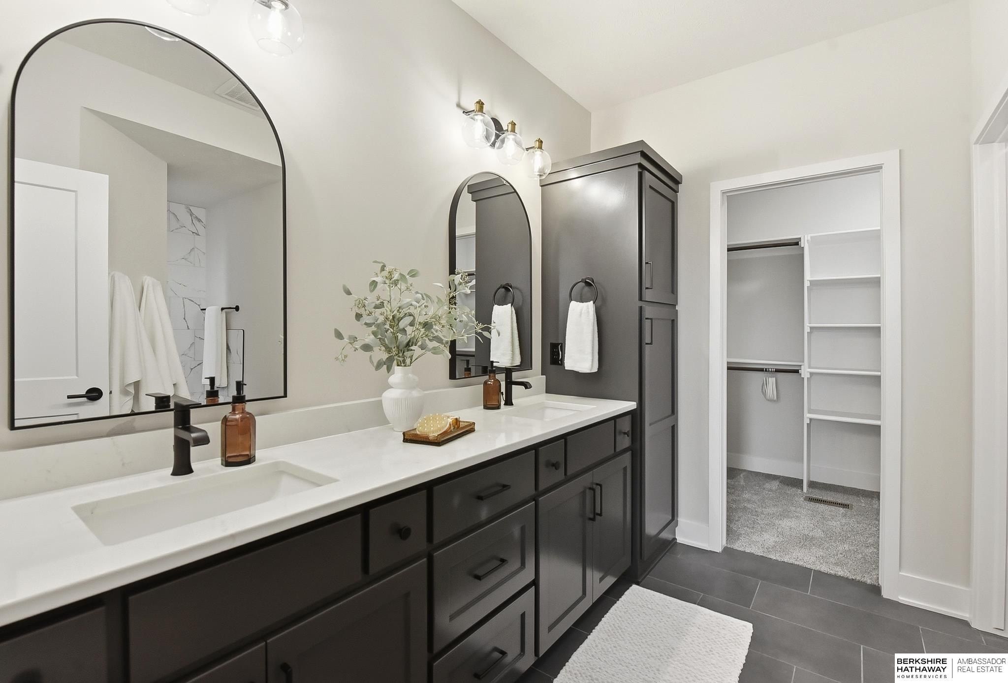 21854 Amber Circle. Gretna, NE 68028