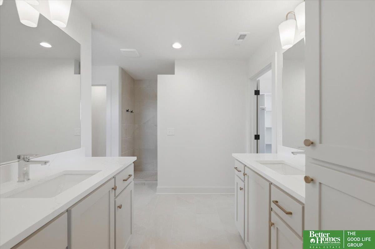 11043 S 220Th Street. Gretna, NE 68028