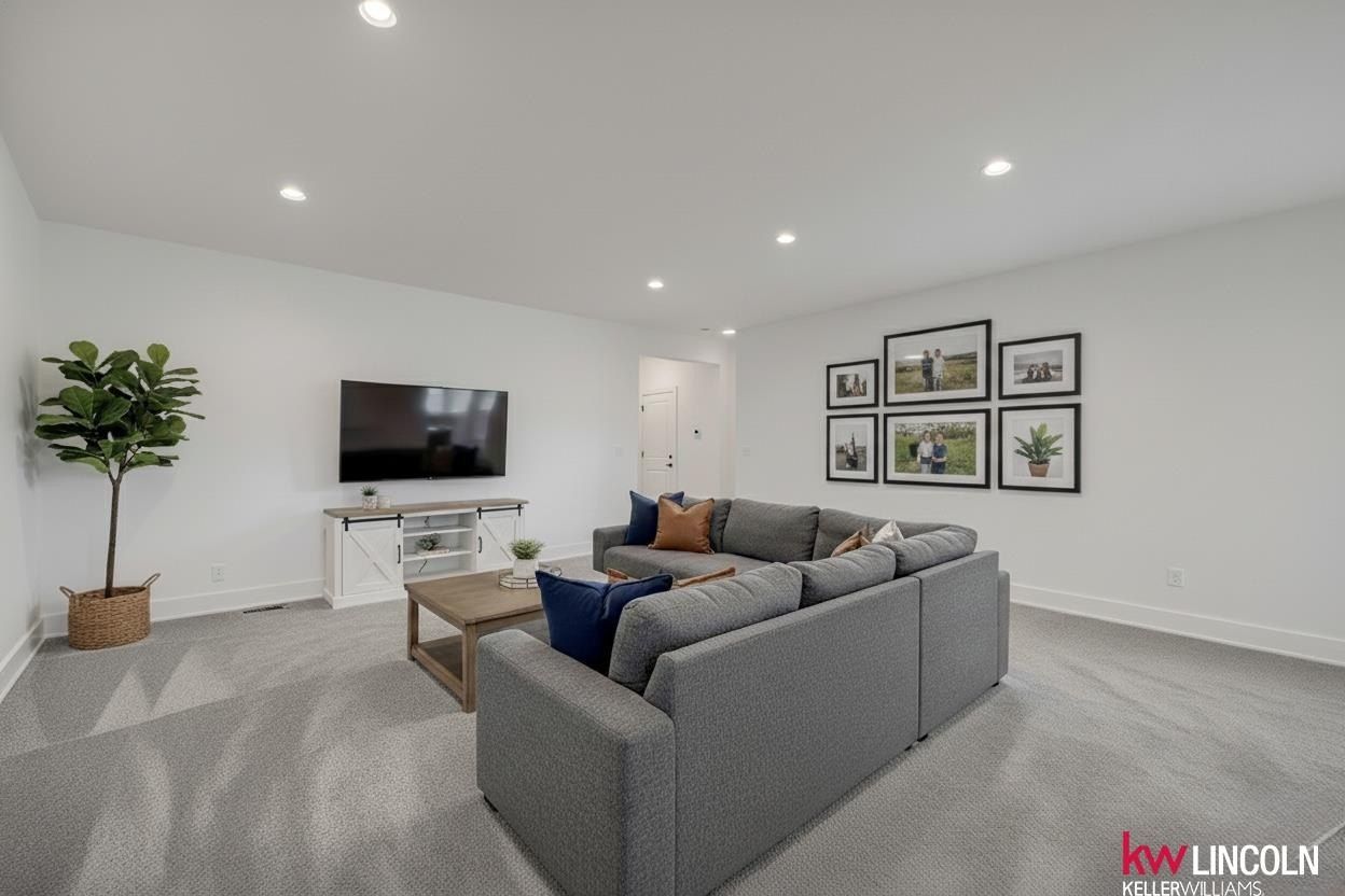 11749 S 125 Street. Papillion, NE 68046