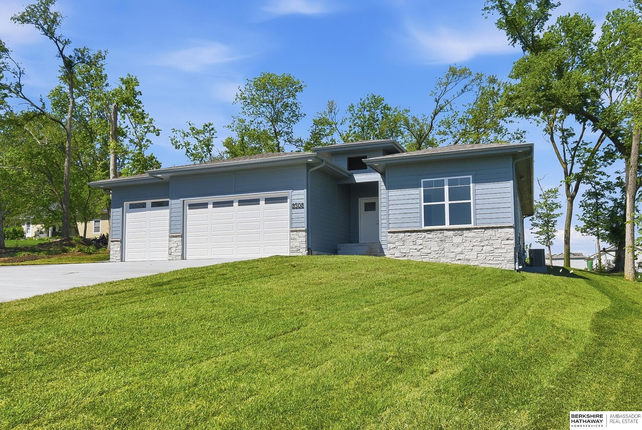 8508 Kilpatrick Parkway. Bennington, NE 68007