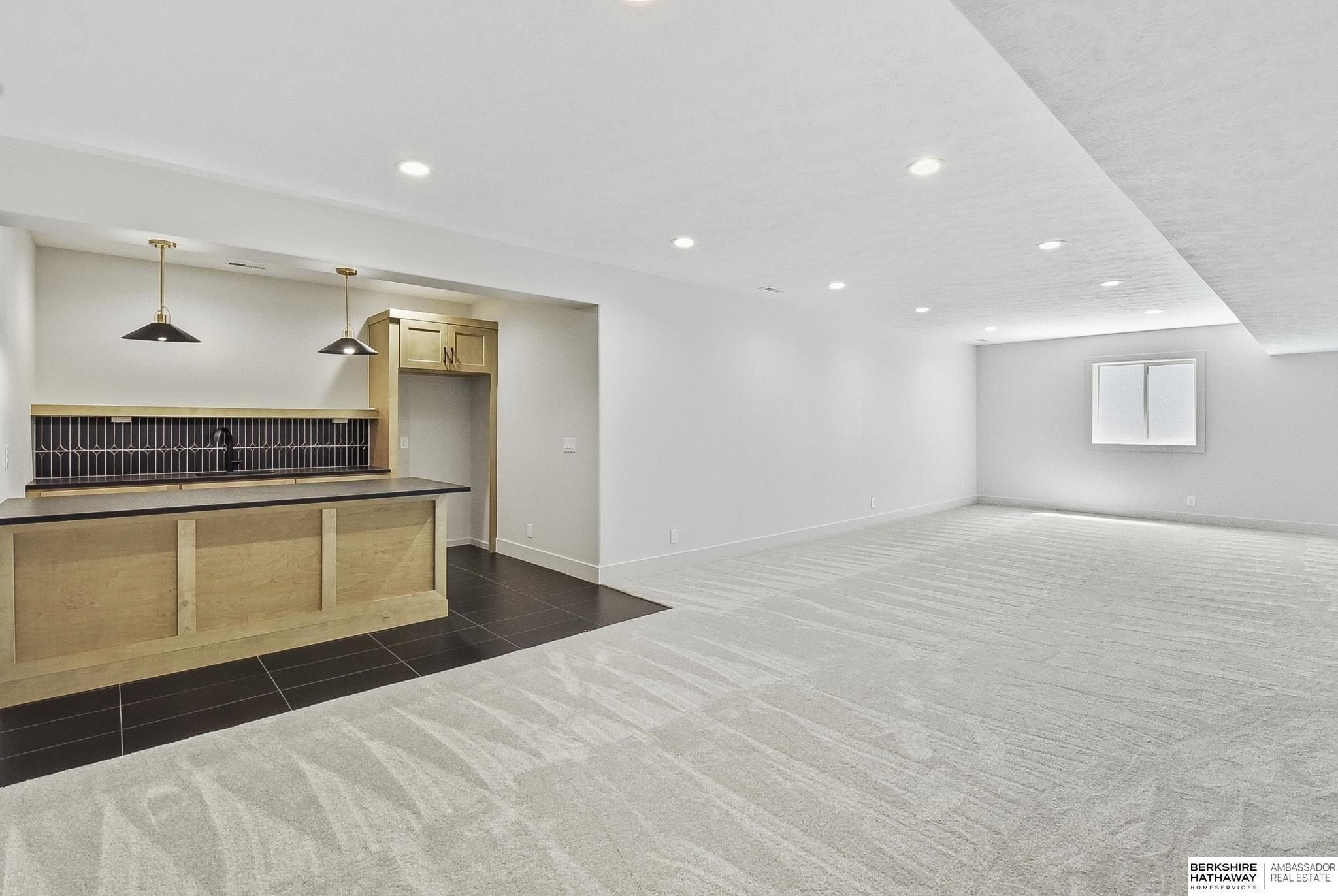 20702 Vernon Avenue. Elkhorn, NE 68022