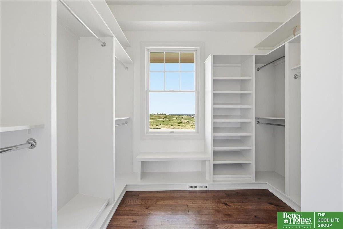 22569 Crestline Circle. Gretna, NE 68028