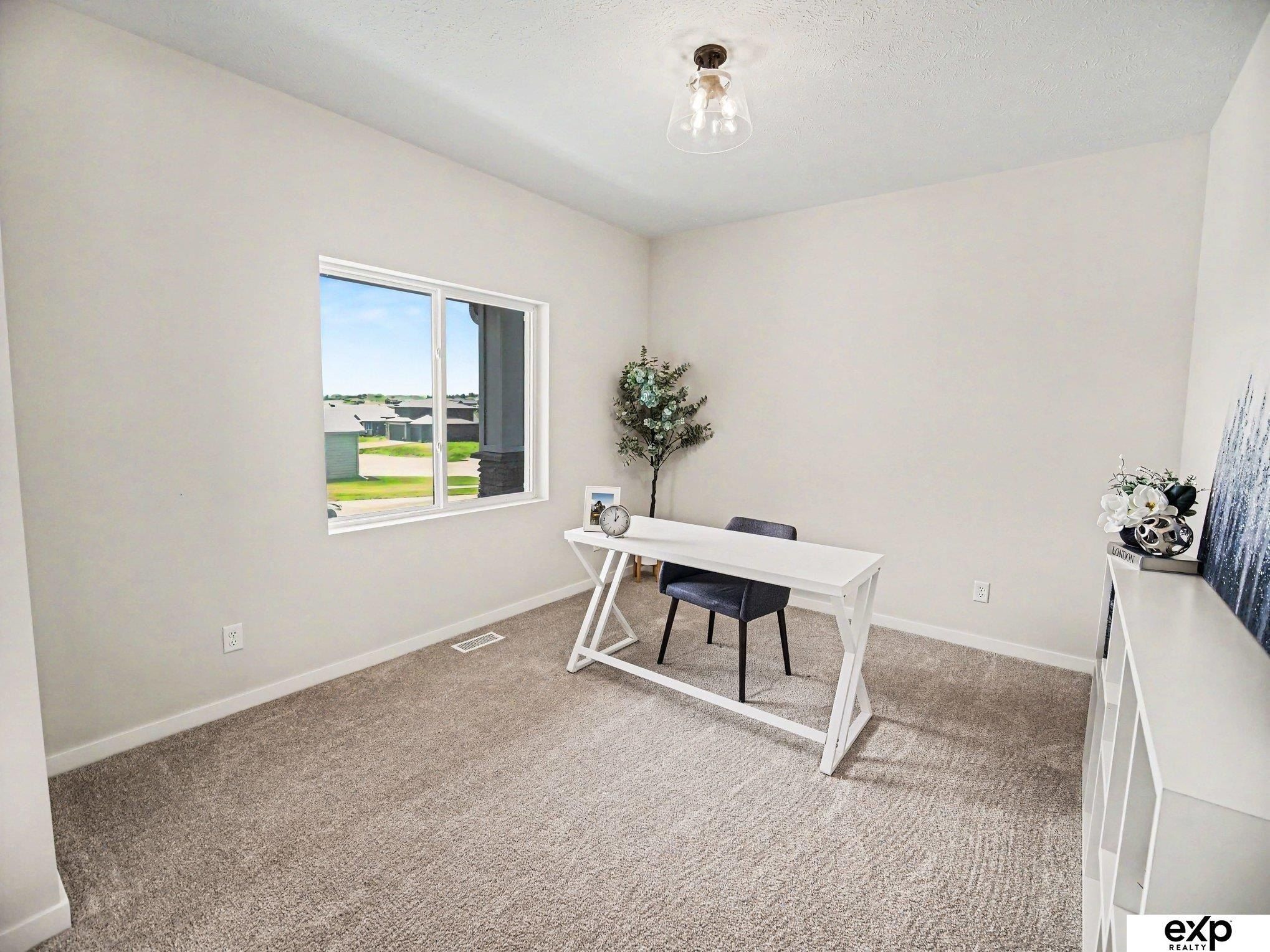 18710 Pinehurst Avenue. Omaha, NE 68136