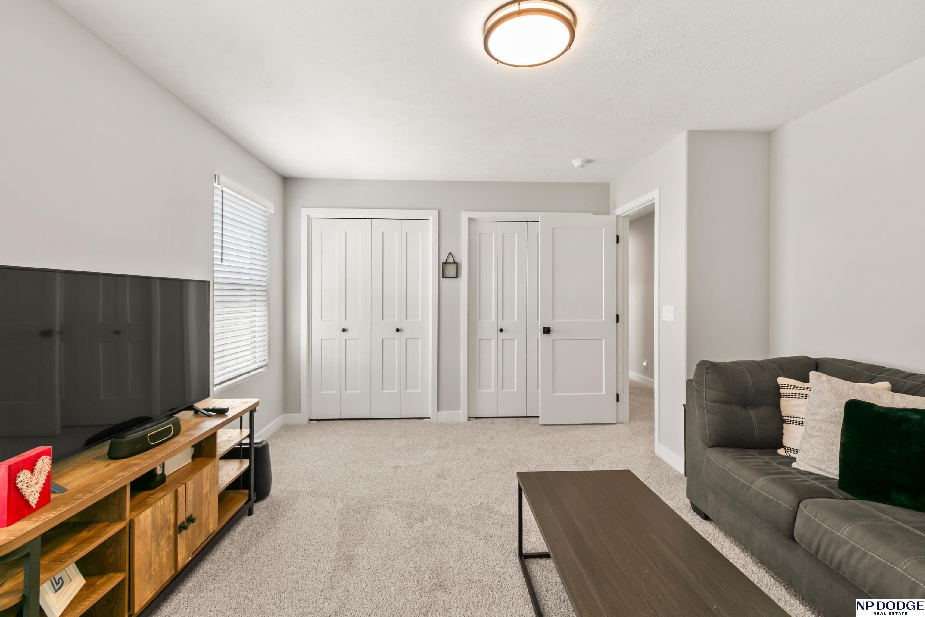 19055 Murifield Circle. Omaha, NE 68136