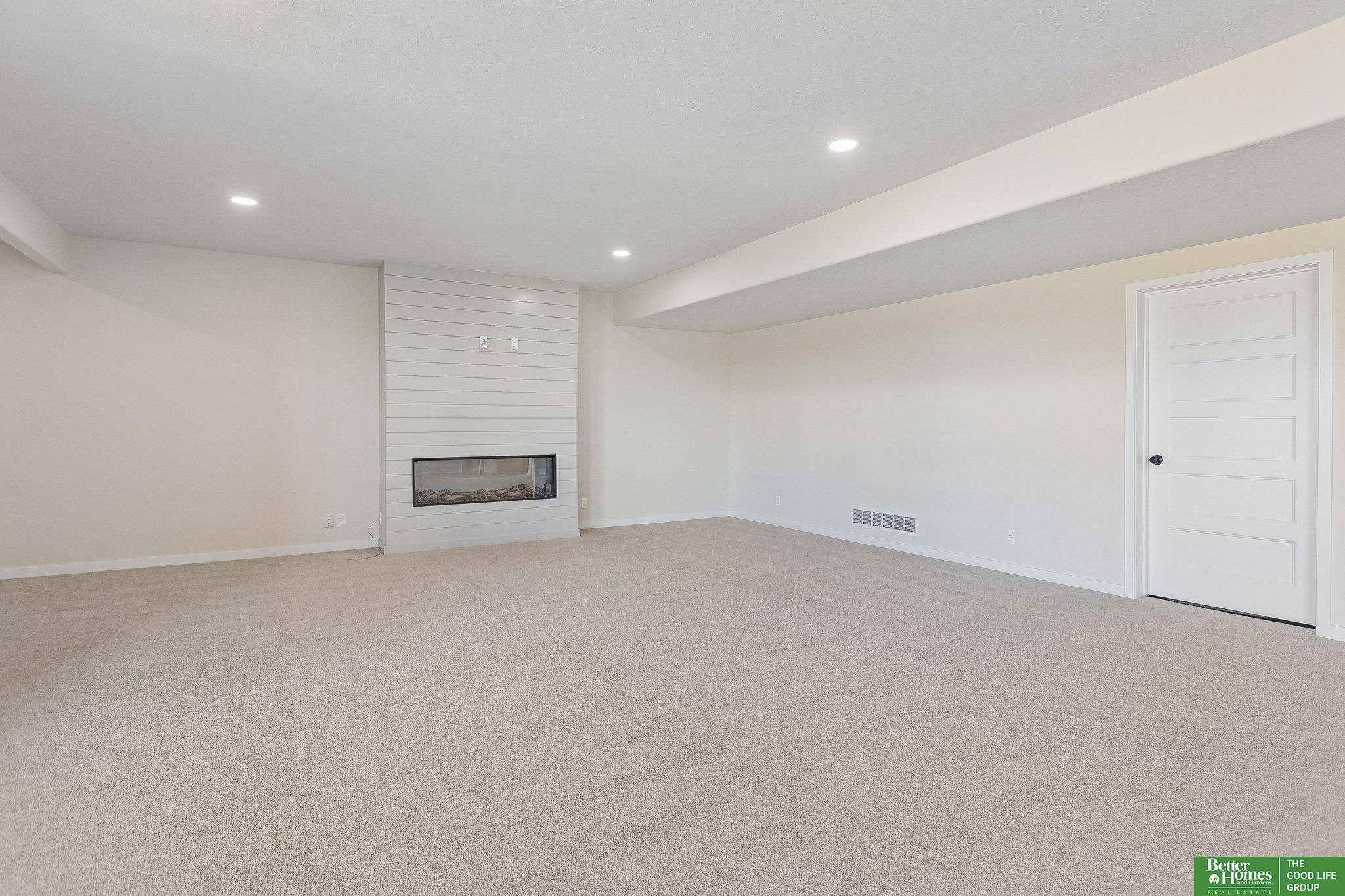 10709 S 219Th Avenue. Gretna, NE 68028