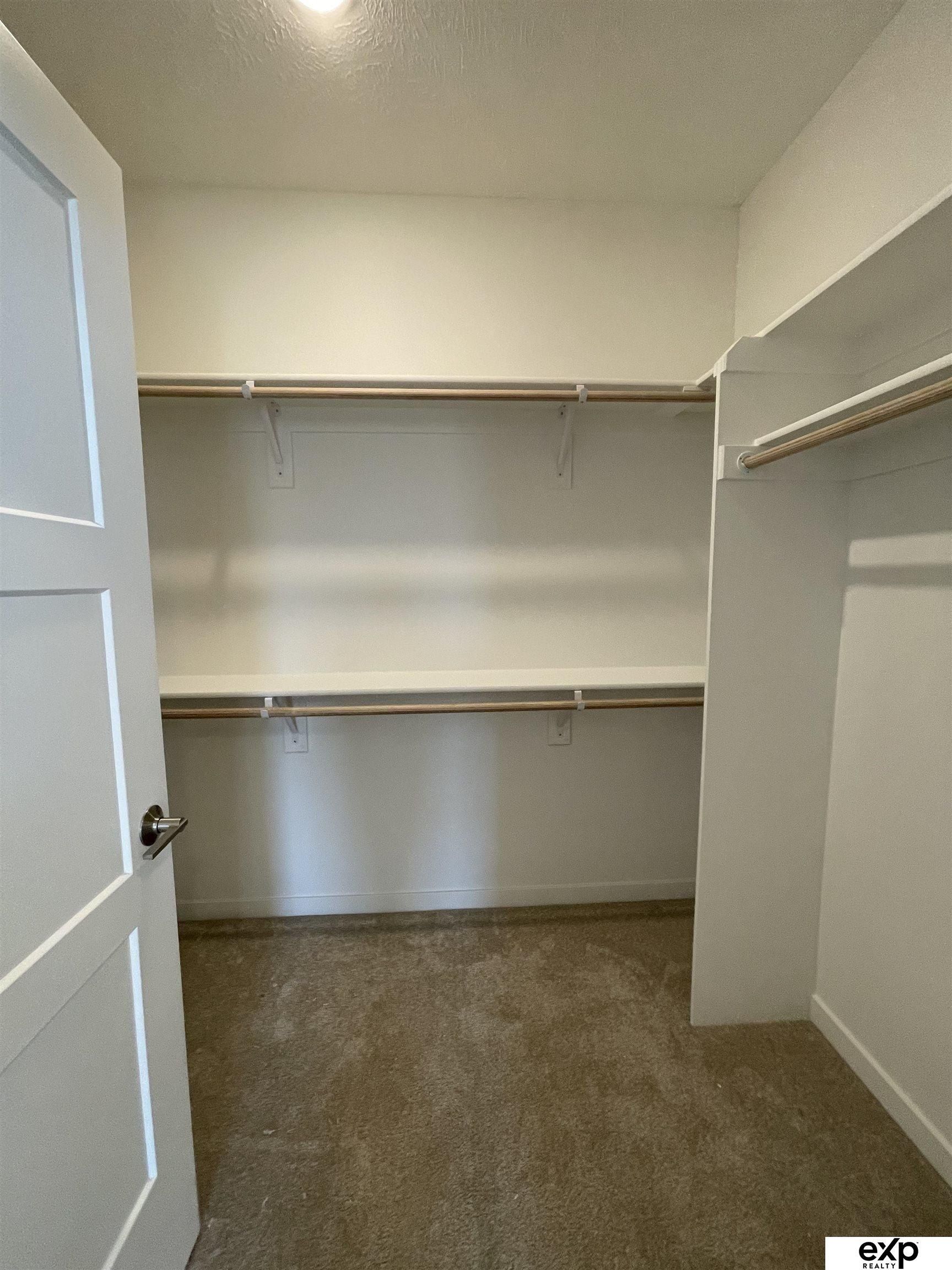 21703 Mcclellan Drive. Gretna, NE 68028