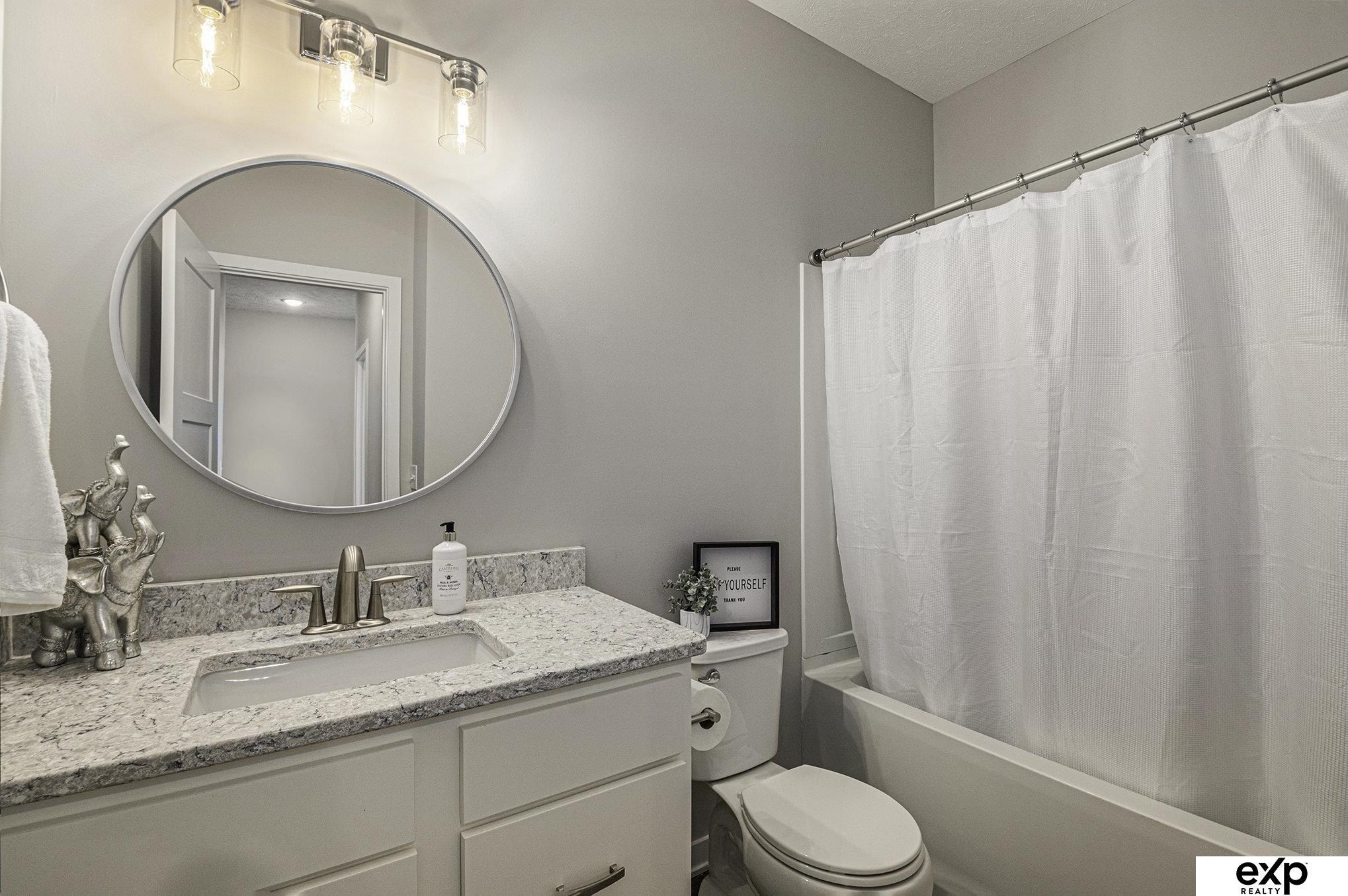 21707 Mcclellan Drive. Gretna, NE 68028
