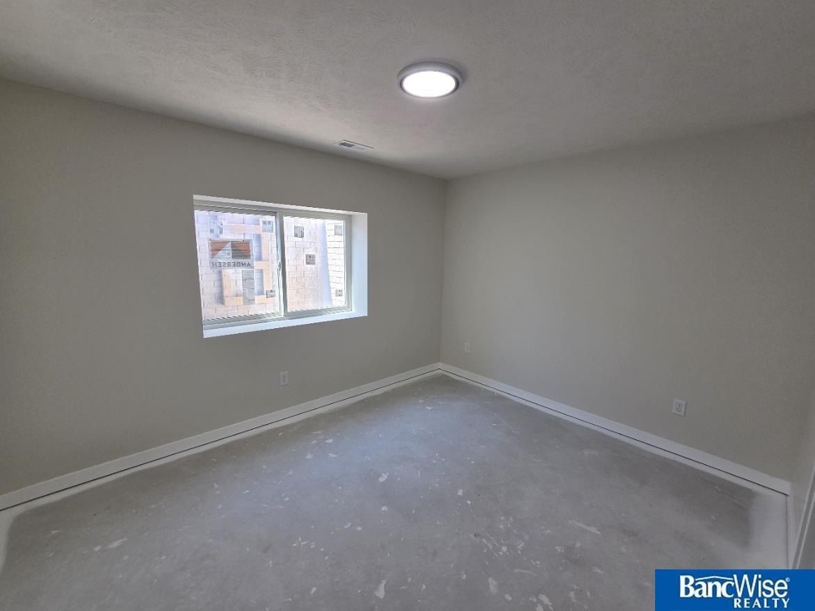 7919 Kallum Drive. Lincoln, NE 68516