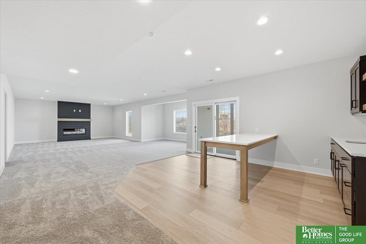 10019 Prospect Street. Papillion, NE 68046
