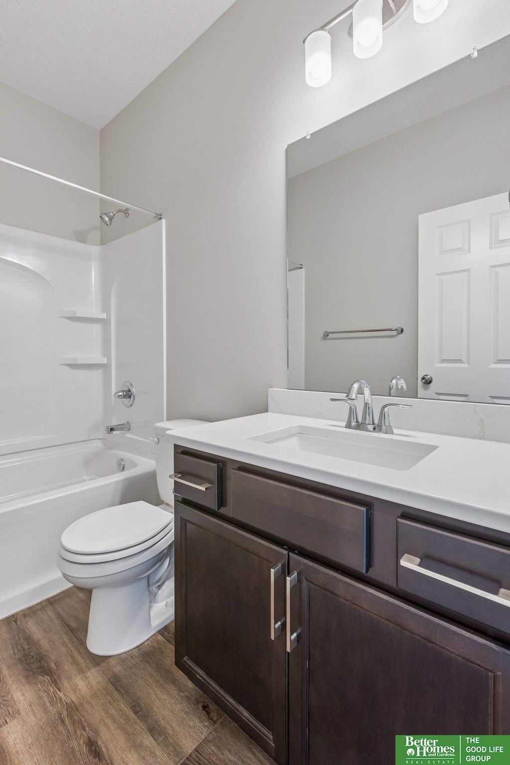 4910 Pinehill Road. Bellevue, NE 68133