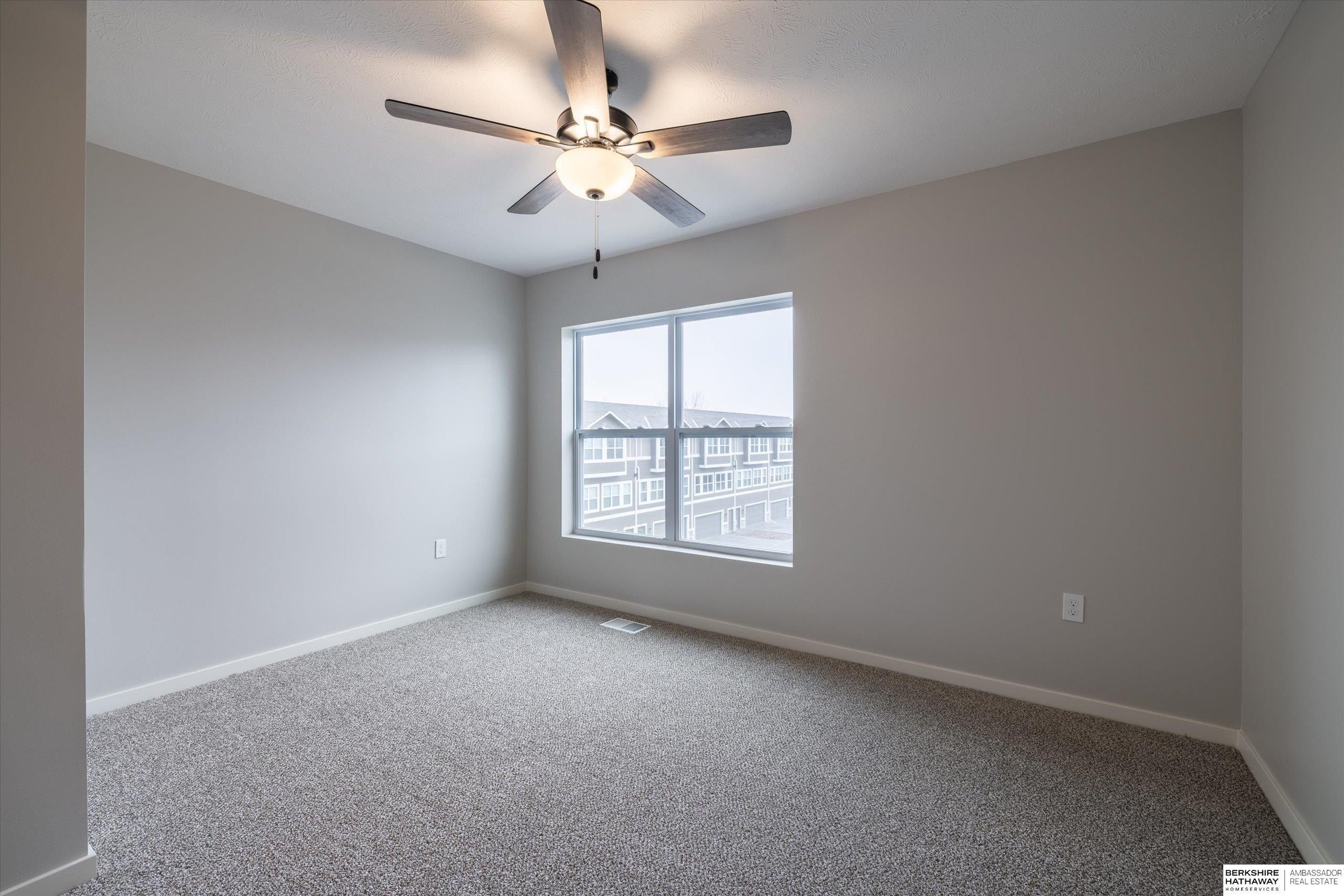 5407 S 208 Court. Elkhorn, NE 68022
