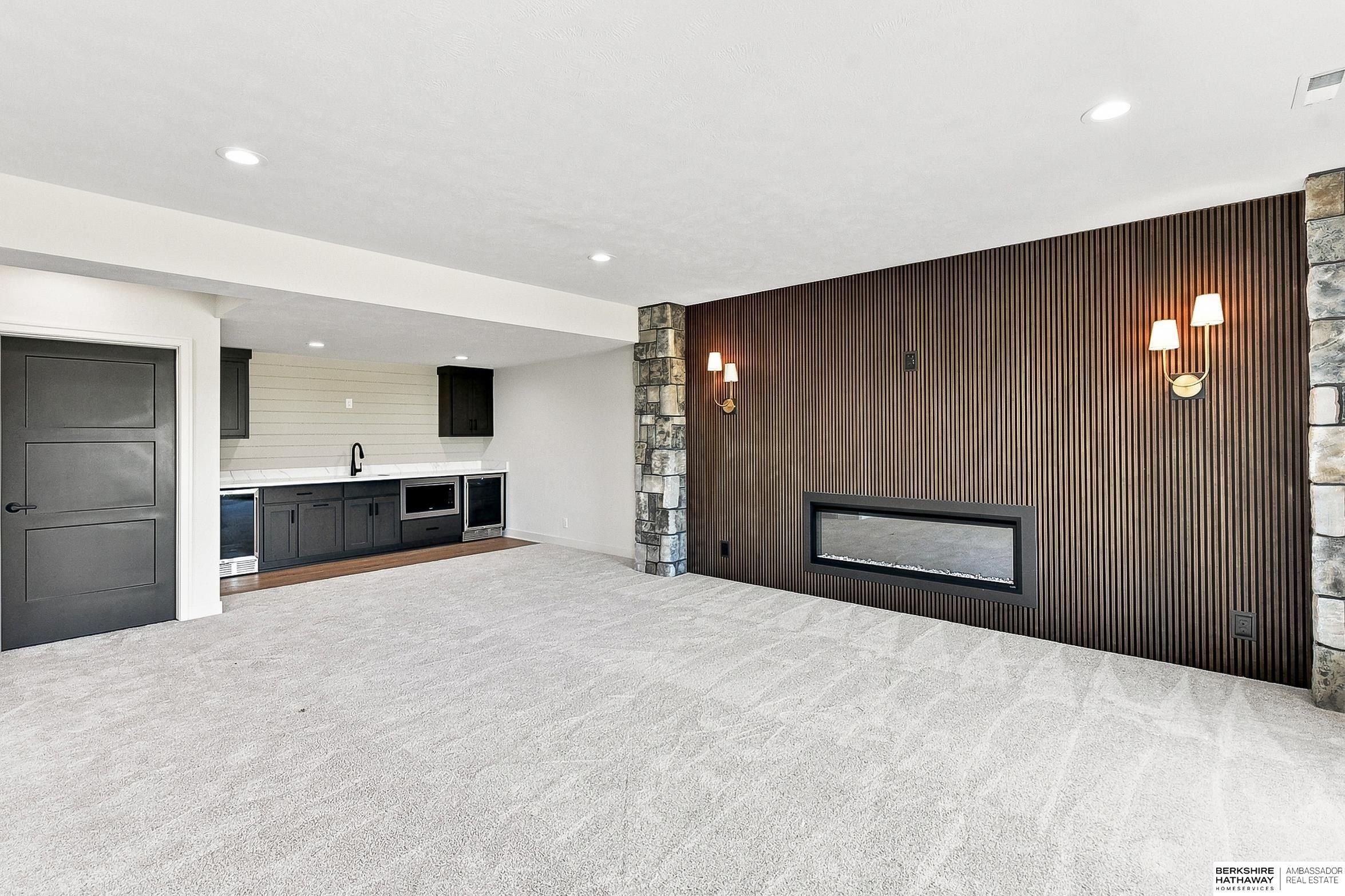 11105 S 221St Street. Gretna, NE 68028