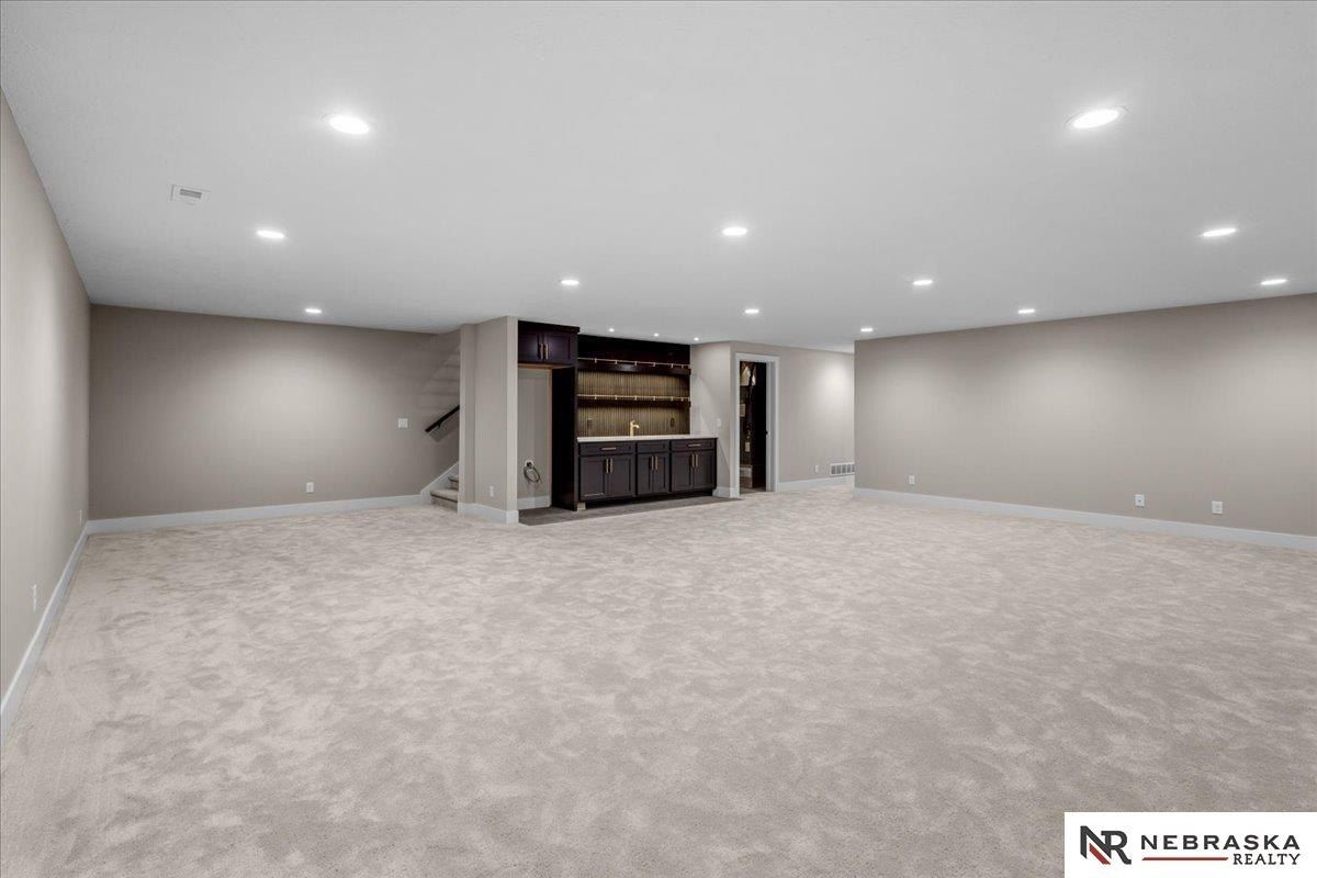 Ranch Gate Road. Lincoln, NE 68520