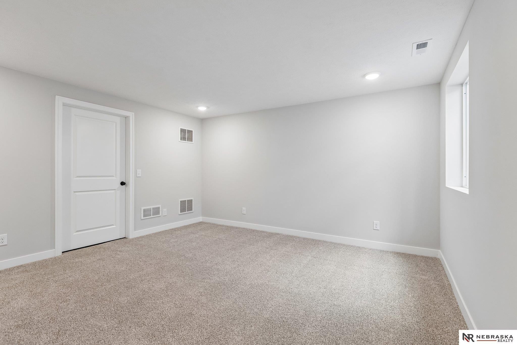 11422 N 160 Court. Bennington, NE 68007