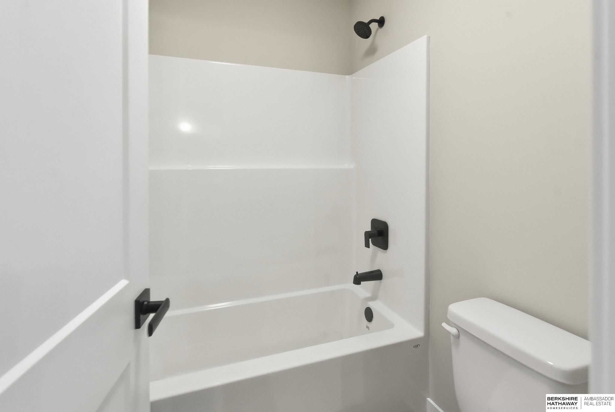 19031 Sycamore Drive. Gretna, NE 68028