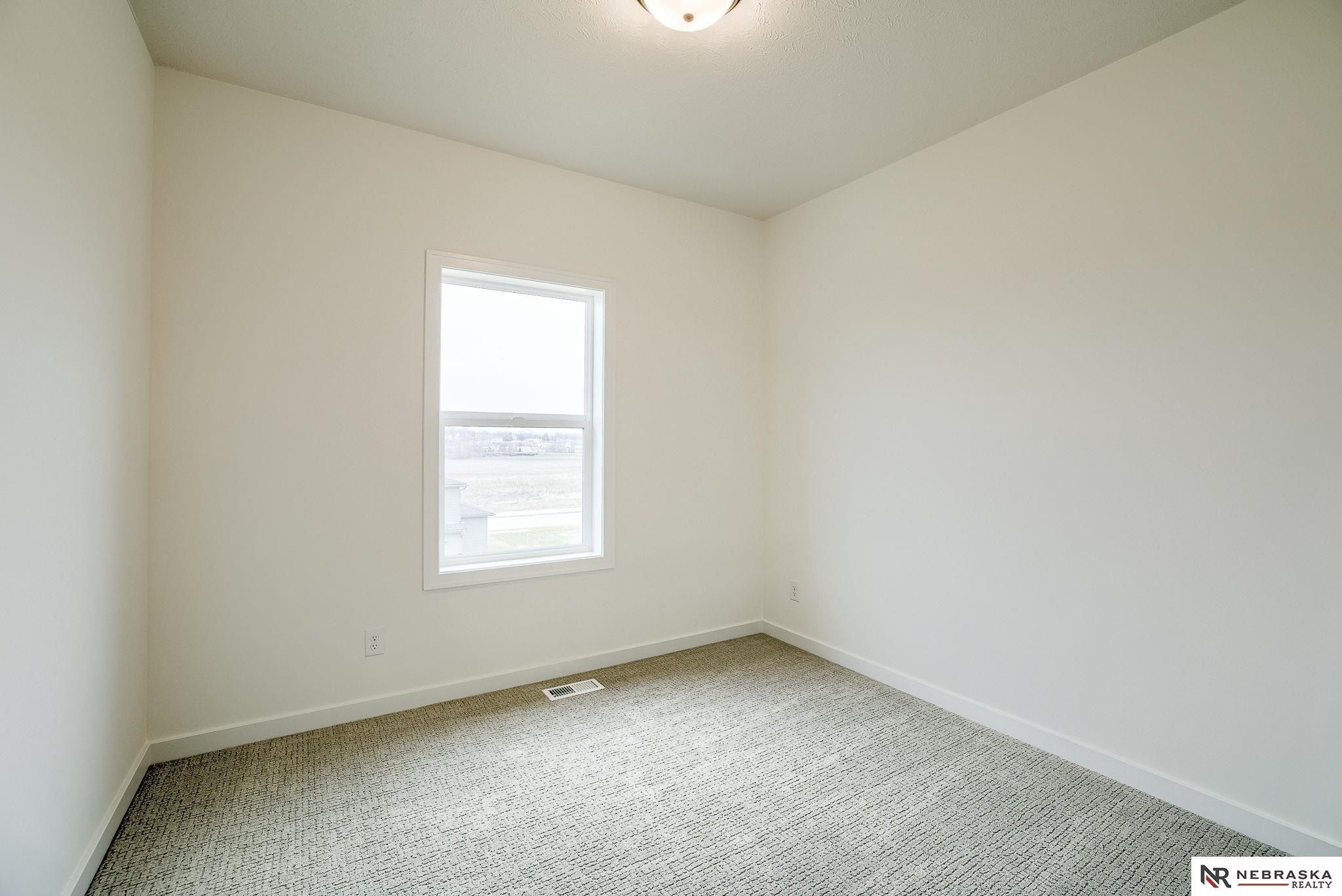 11406 N 161 Avenue. Bennington, NE 68007